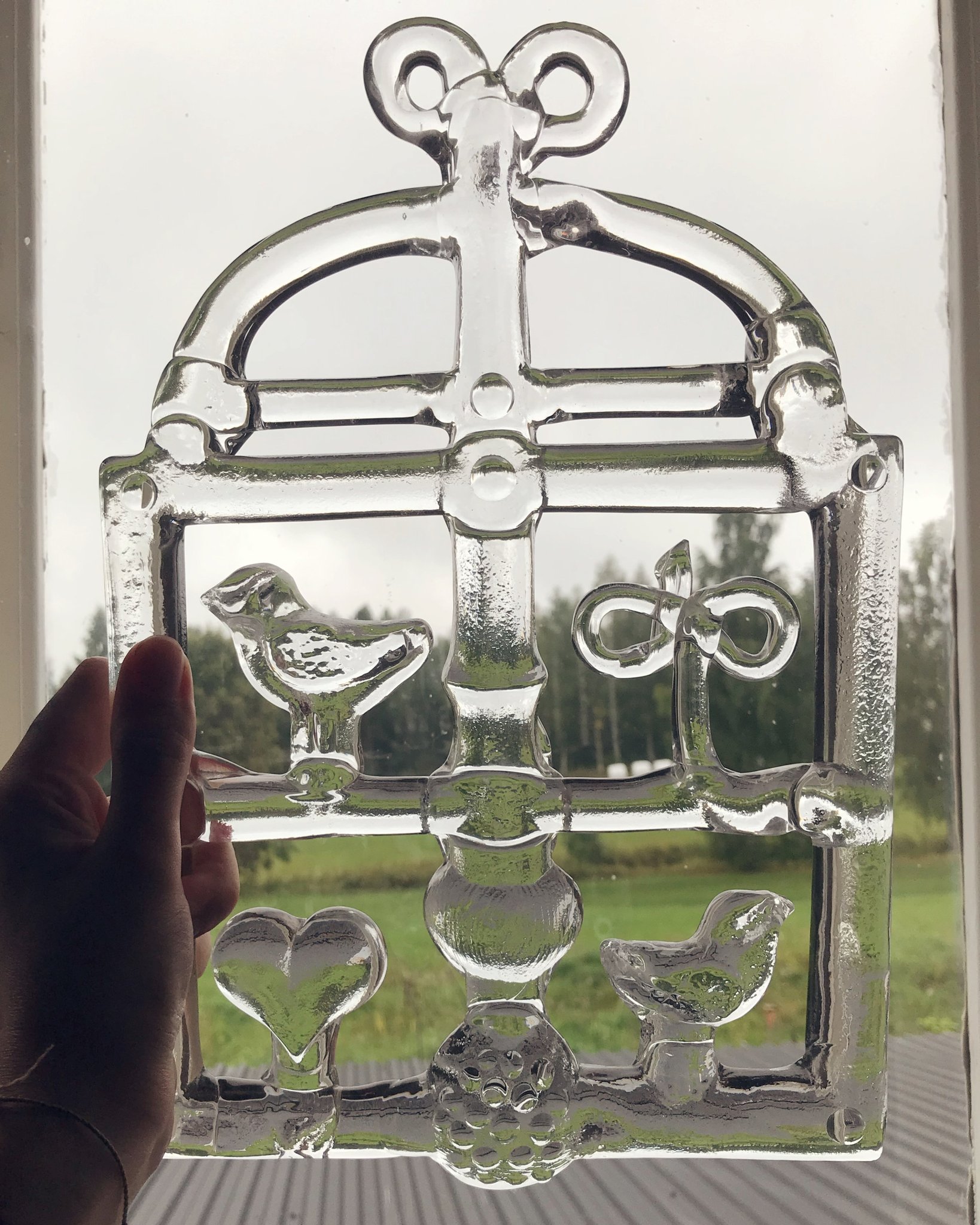Stort fönsterhänge, fönsterdekoration i glas av Bertil Vallien Kosta