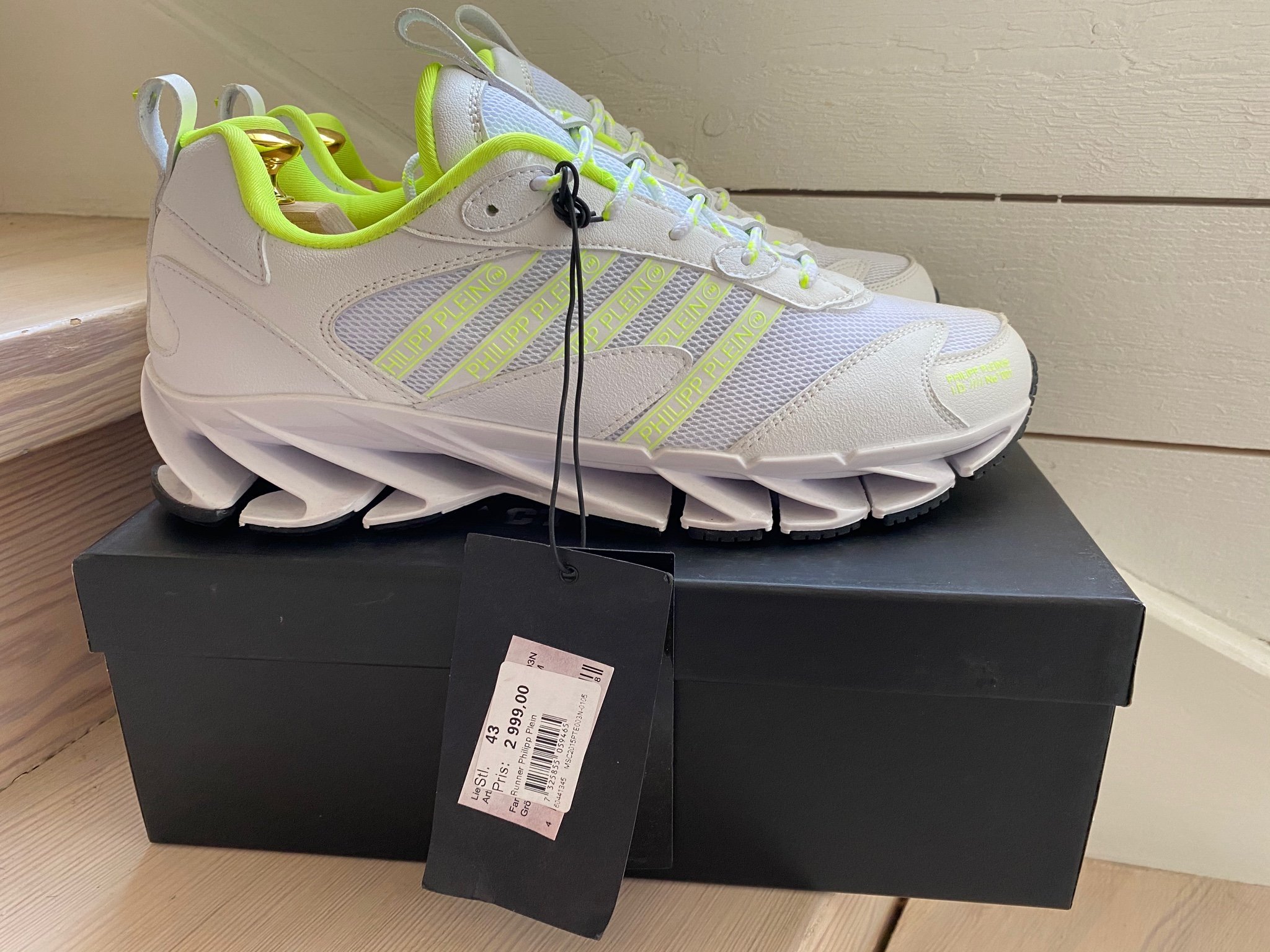 Philipp Plein runner Philipp Plein runner