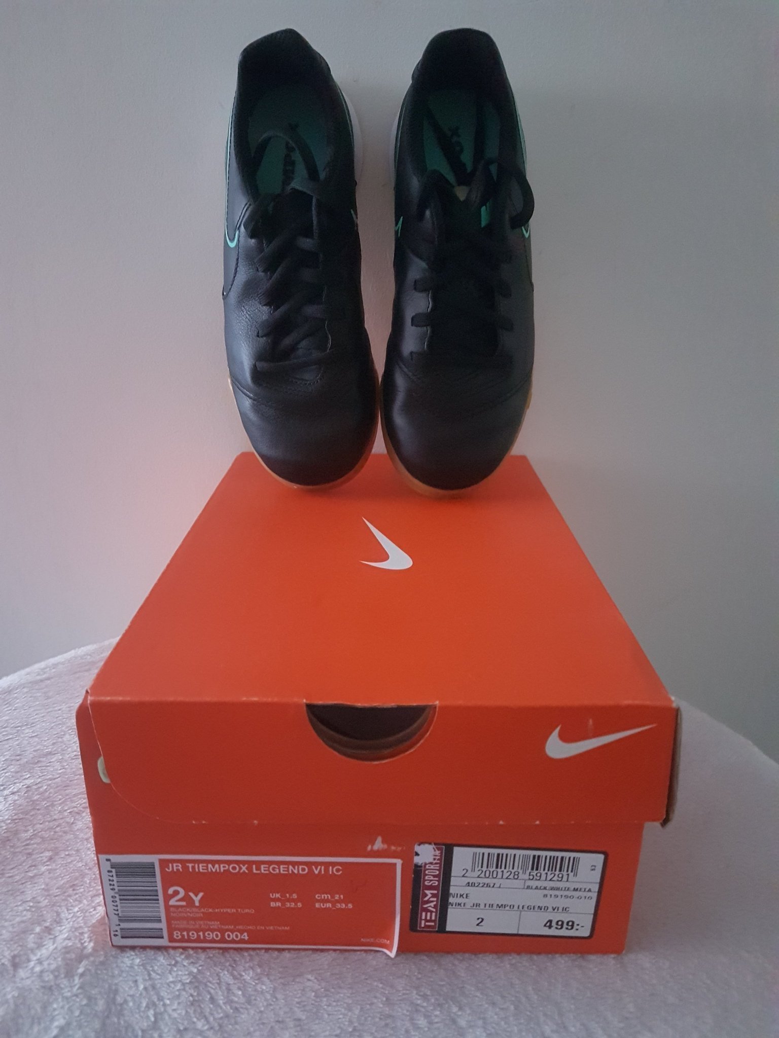 Helt nya äkta skor Nike Tiempox Legend VI IC JR stl.33,5