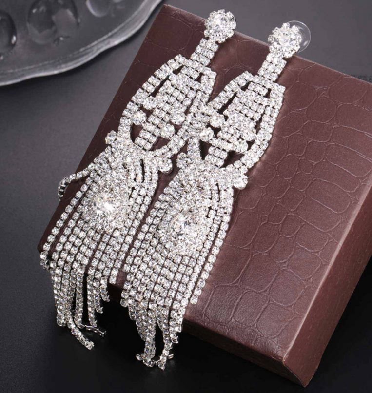 långa örhängen strass långa örhängen strass