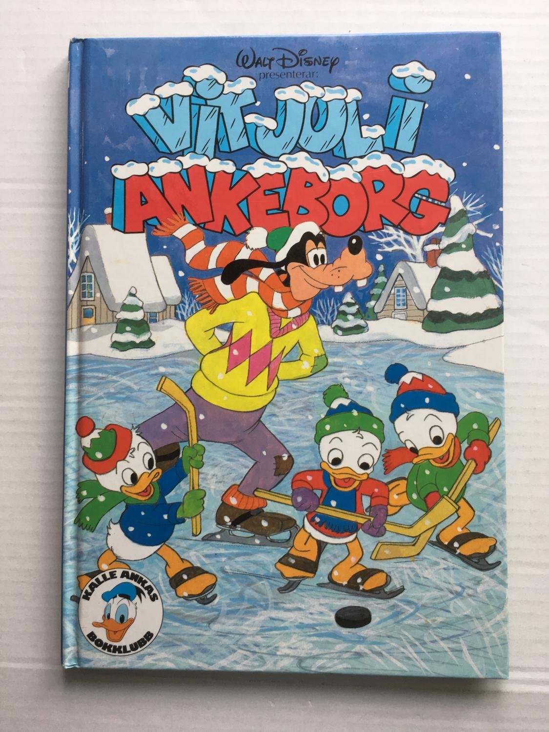 Walt Disney presenterarVit jul i