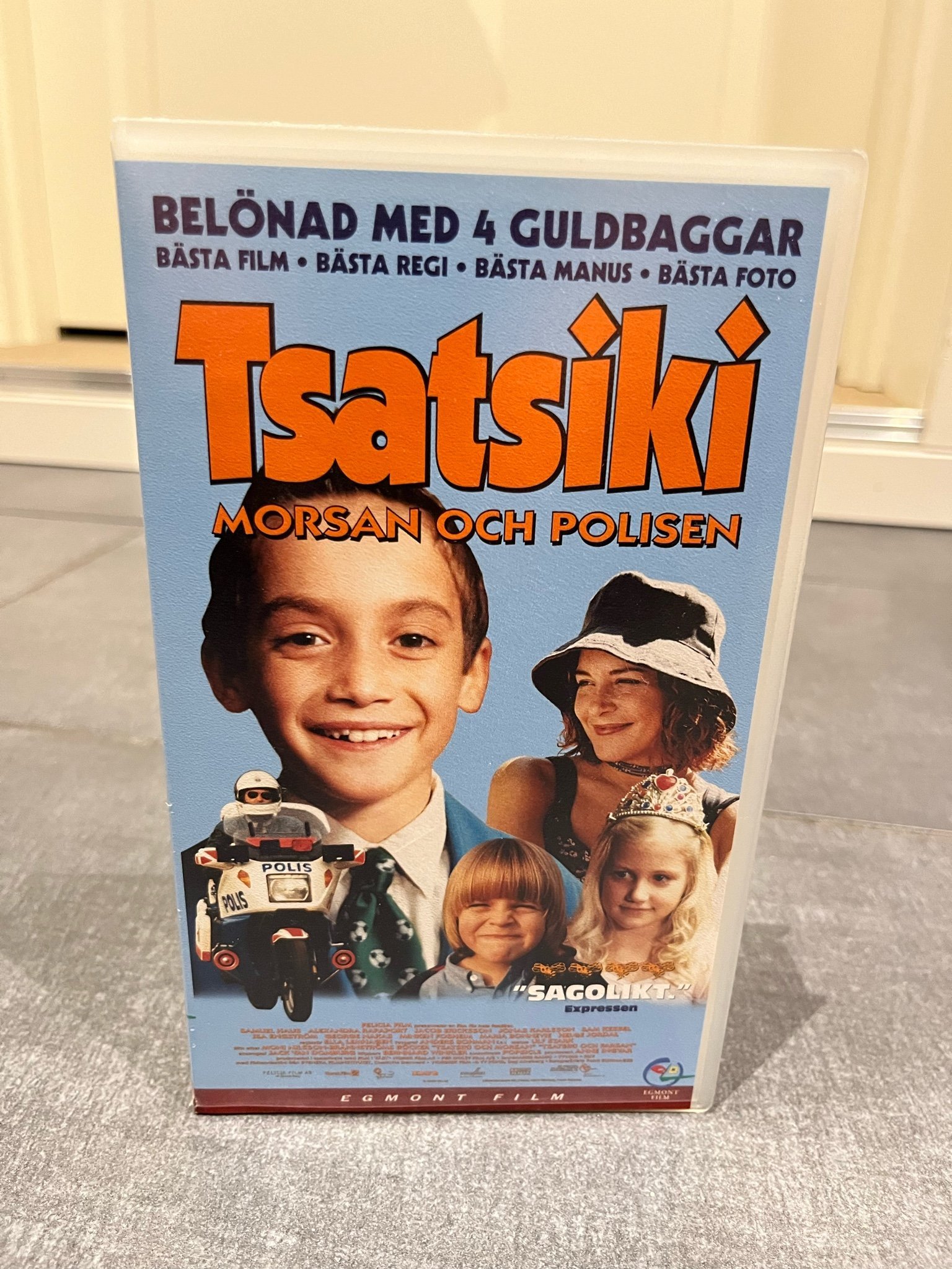 VHS Tsatsiki morsan och polisen | Köp på Tradera (624325585)