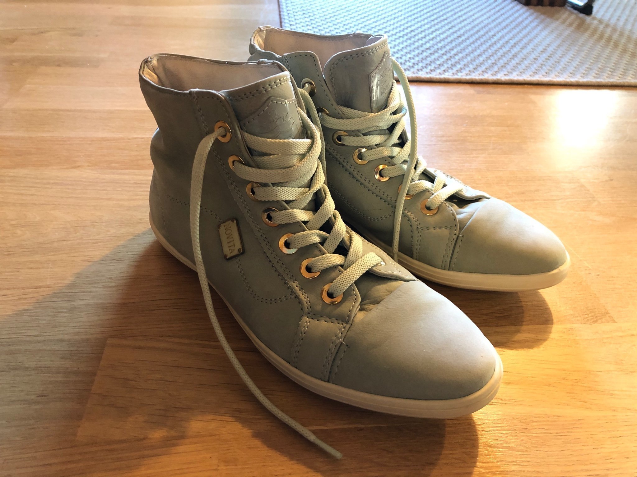Novita skor stl 38 Novita skor stl 38