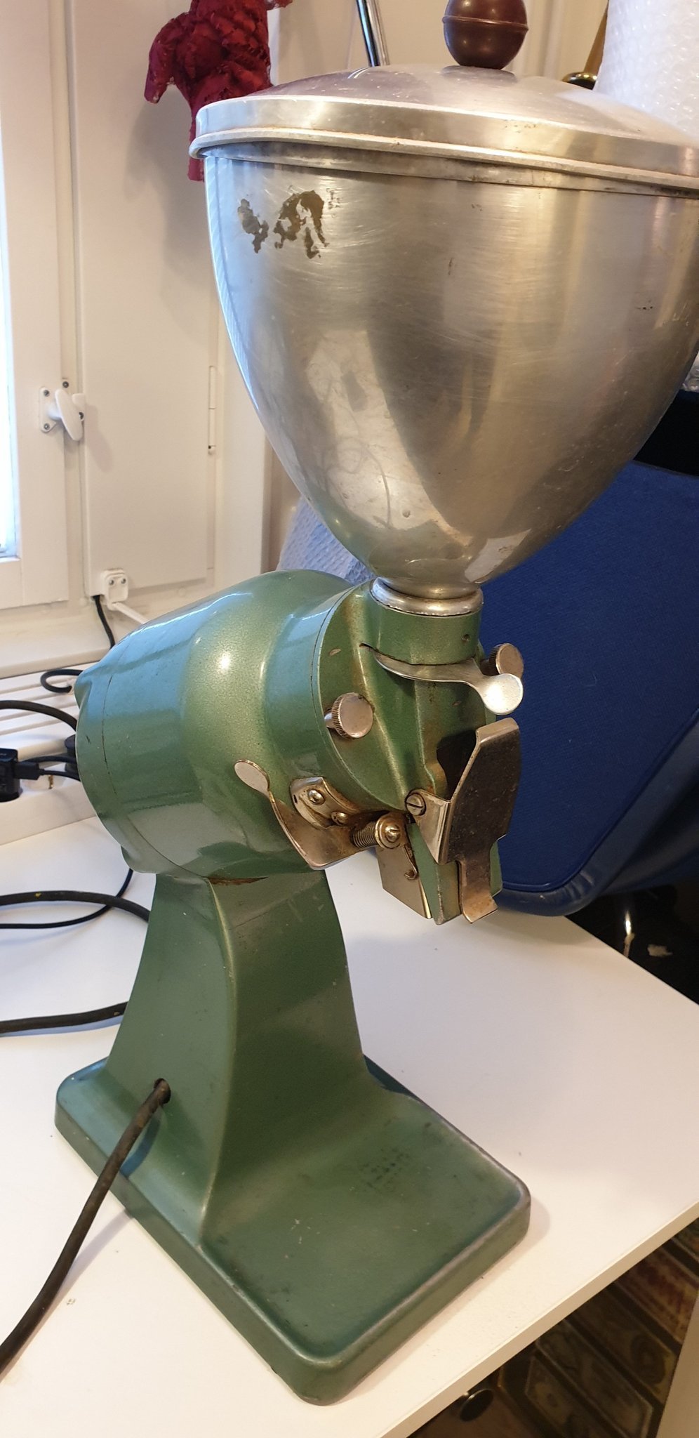 BKV BRÖDERNA KARLSSON VERKST. A.B ENKÖPING KAFFEMASKIN / KAFFEKVARN R250 NR 3463