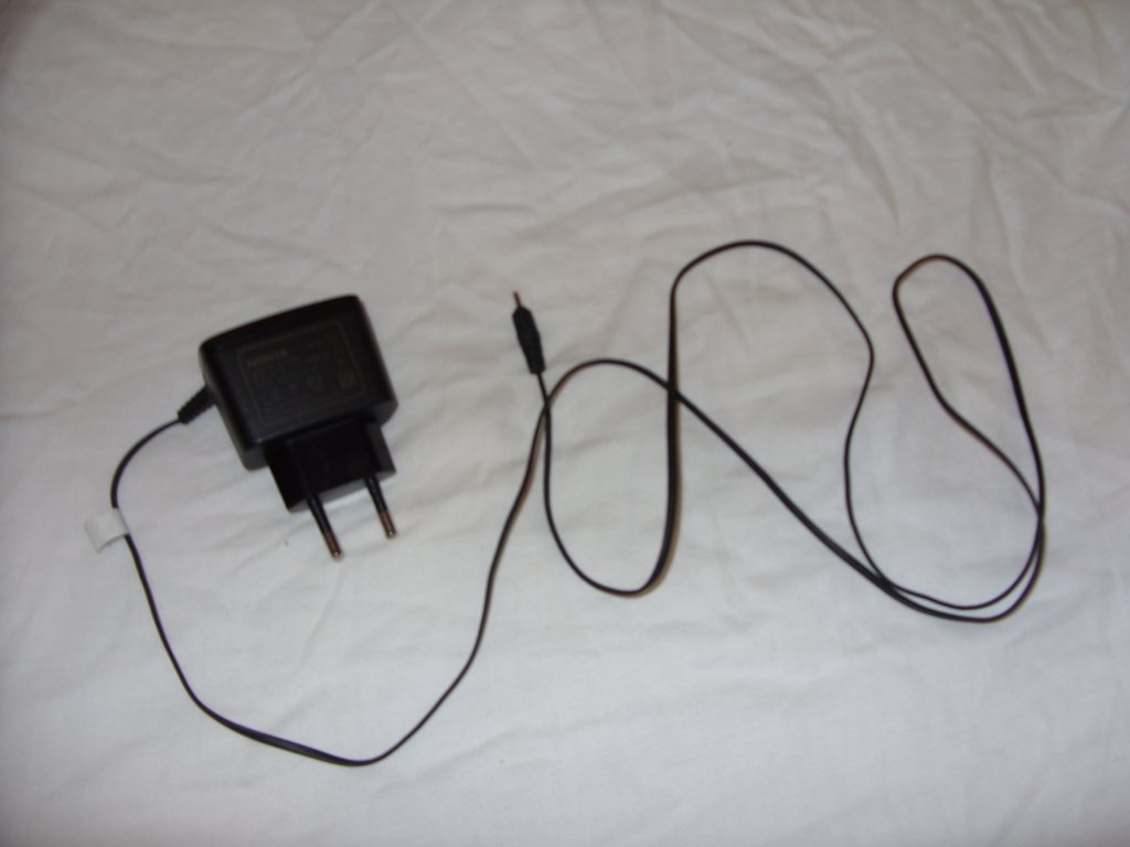 Nokia AC-3E nätadapter mobil telefon laddare output 5.0V 350mA 100-240V