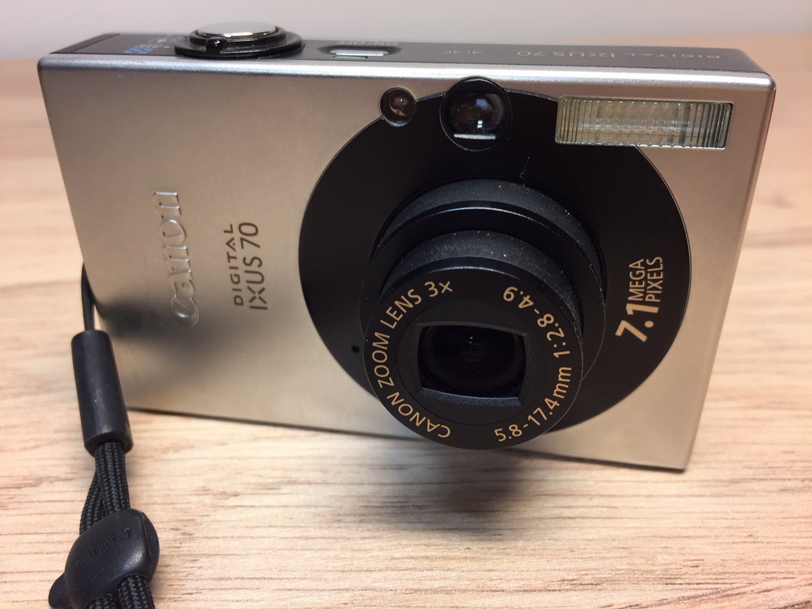 Canon Digital Ixus 70, 7,1 mpix + nytt rött läd.. (406157066) ᐈ Köp på