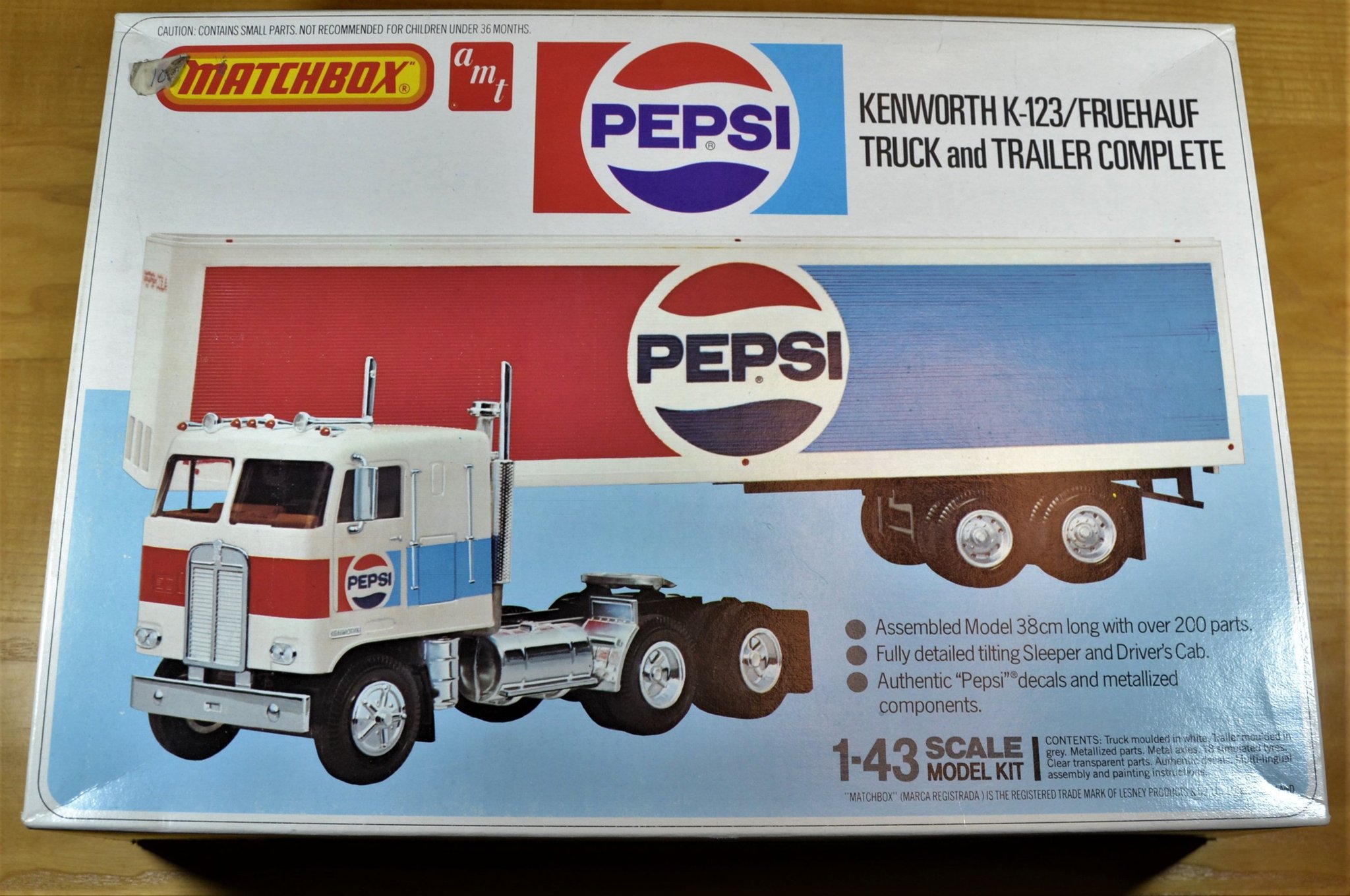 matchbox/amt PEPSI KENWORTH K123/FRUEHAUF TRUC.. Köp på Tradera