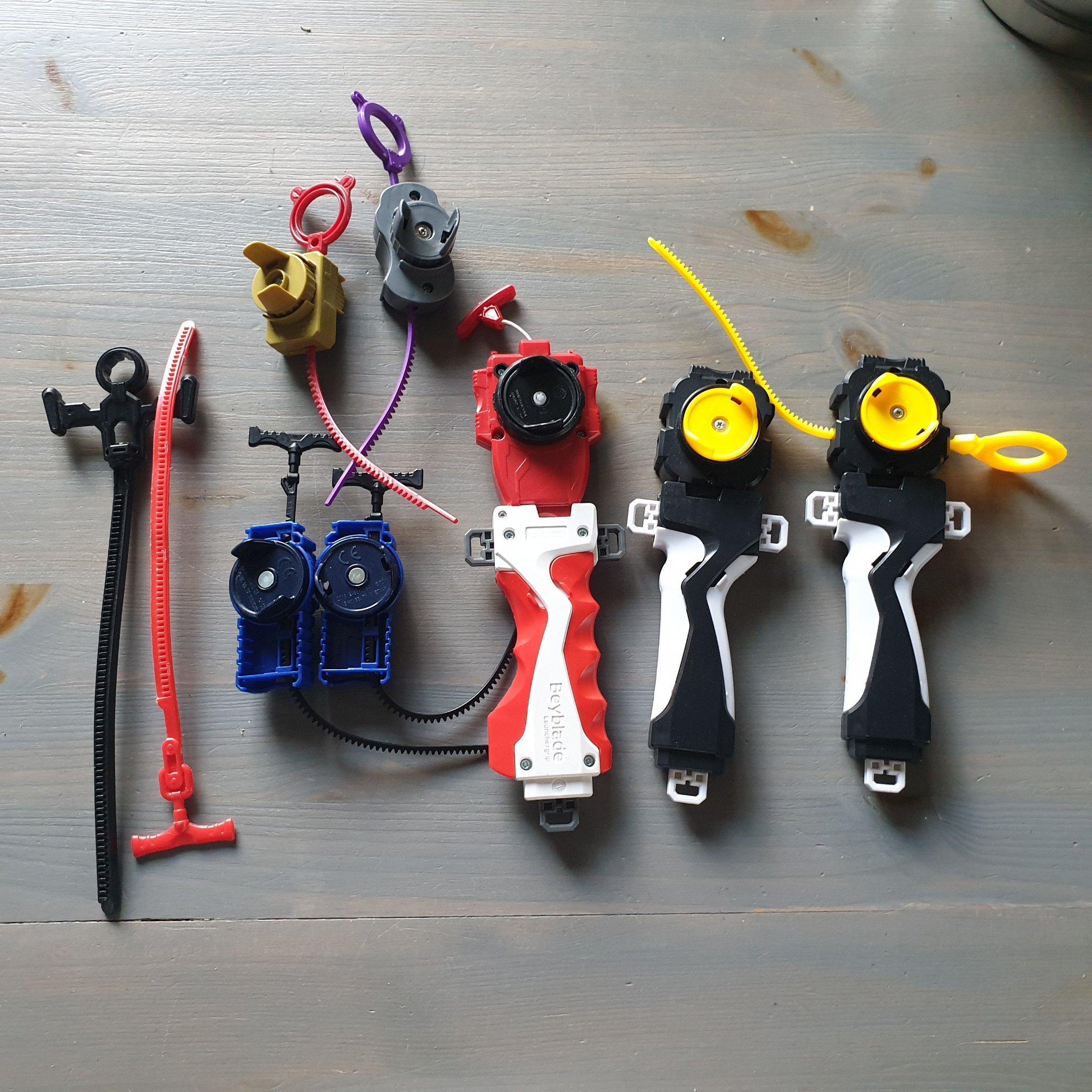 Beyblade avfyrare stort paket blandade 7 st