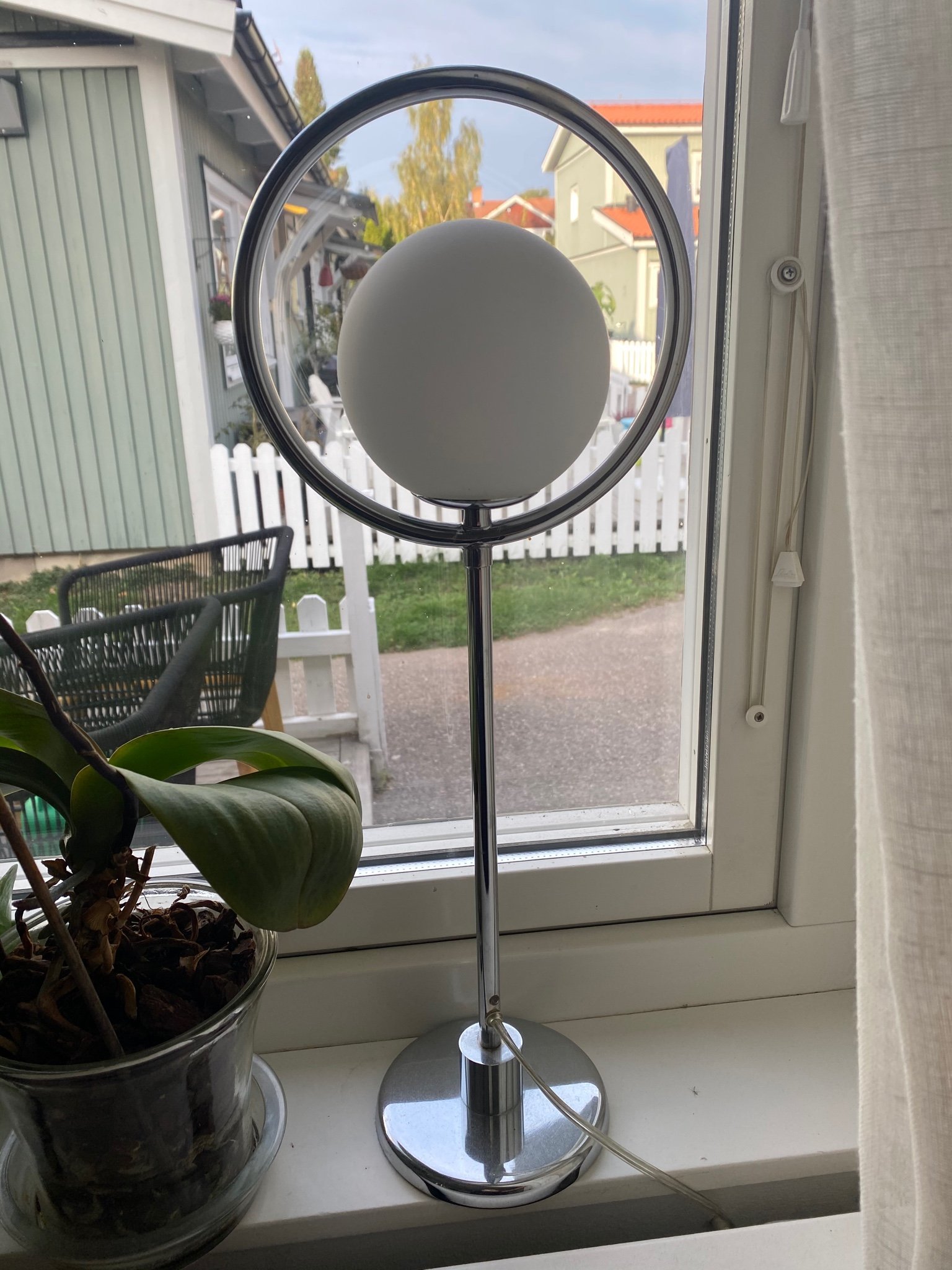 Saint bordslampa krom Globen Lighting lampa Saint bordslampa krom Globen Lighting lampa