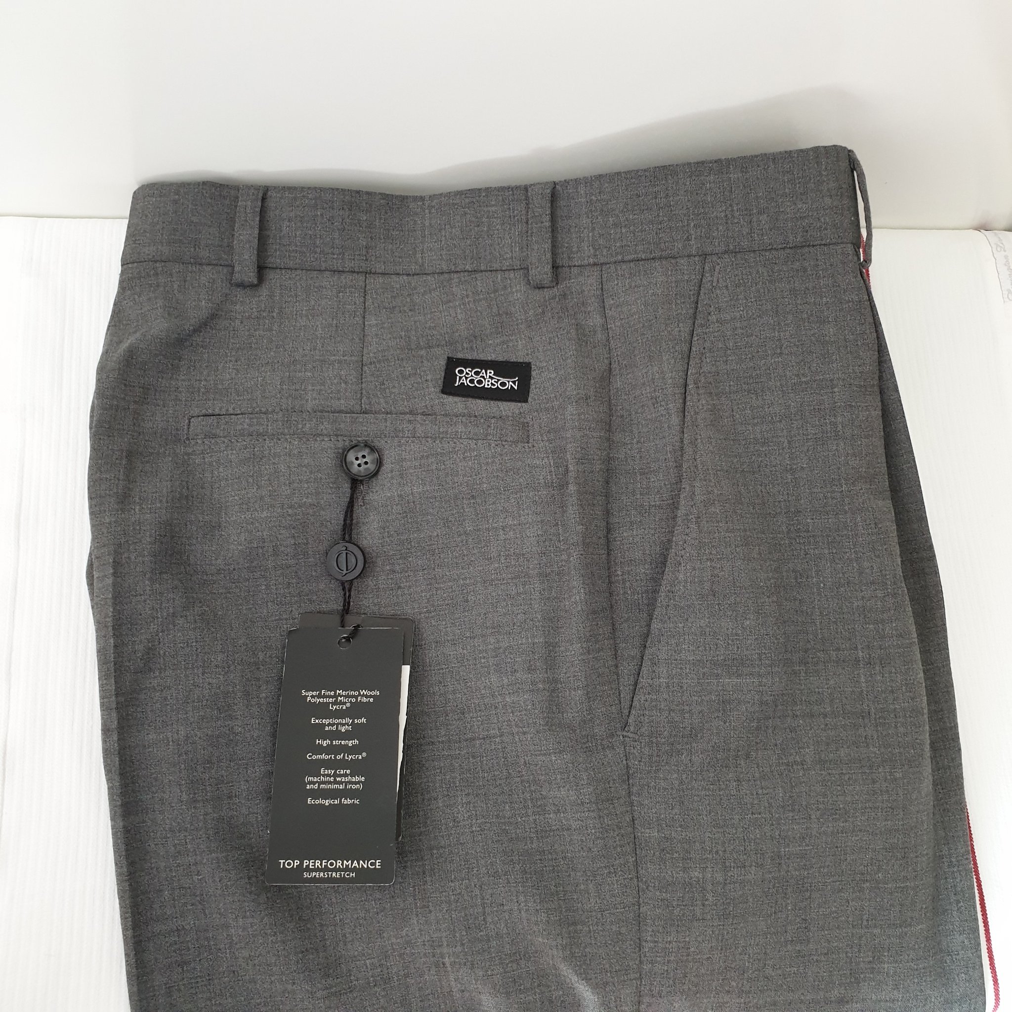 Nya byxor 579 trousers från Oscar Jacobson gråa och i storlek 30/33