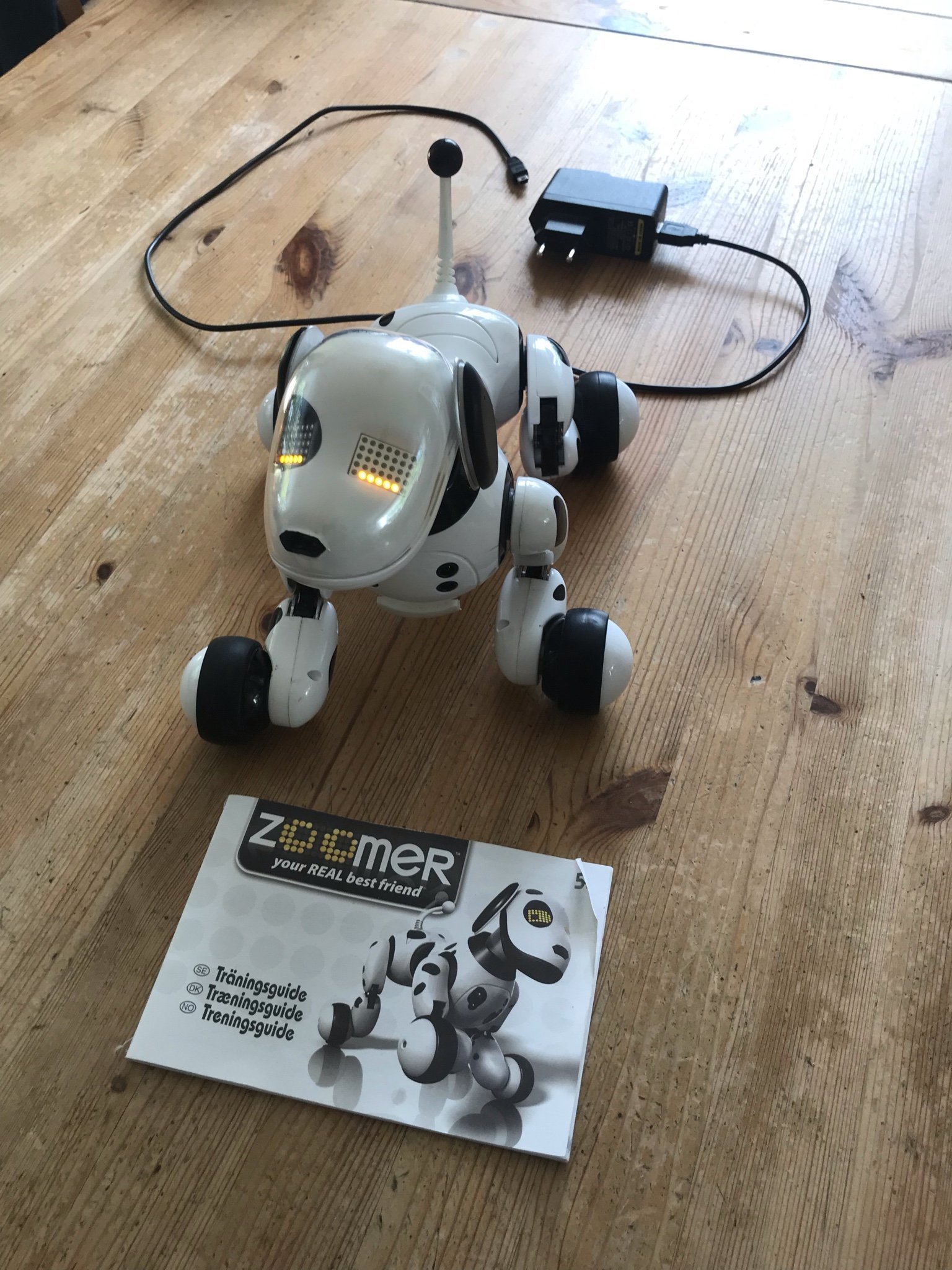 Robot hund Zoomer (415864435) ᐈ Köp på Tradera