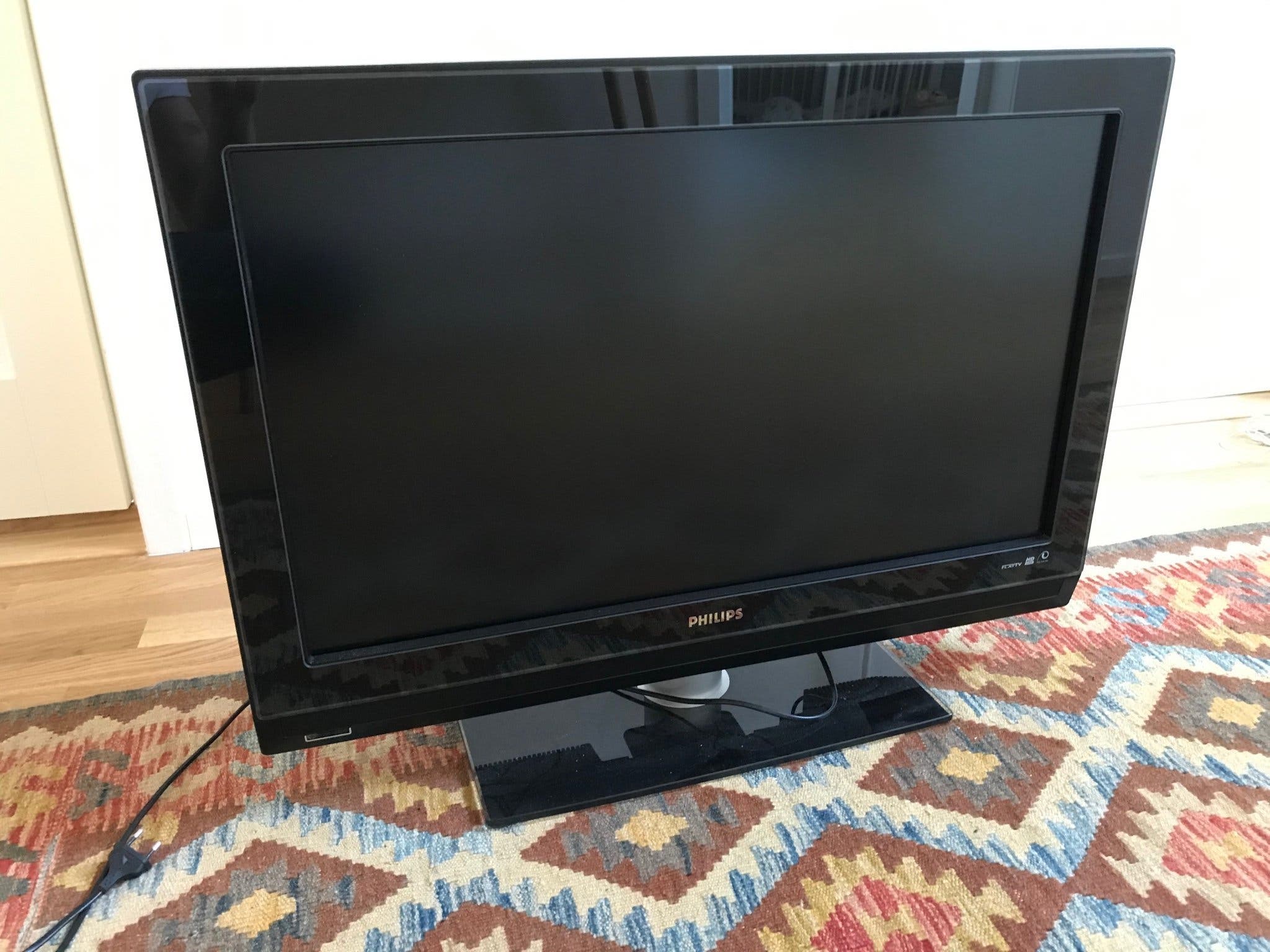 philips-32-tum-lcd-tv-393640633-k-p-p-tradera