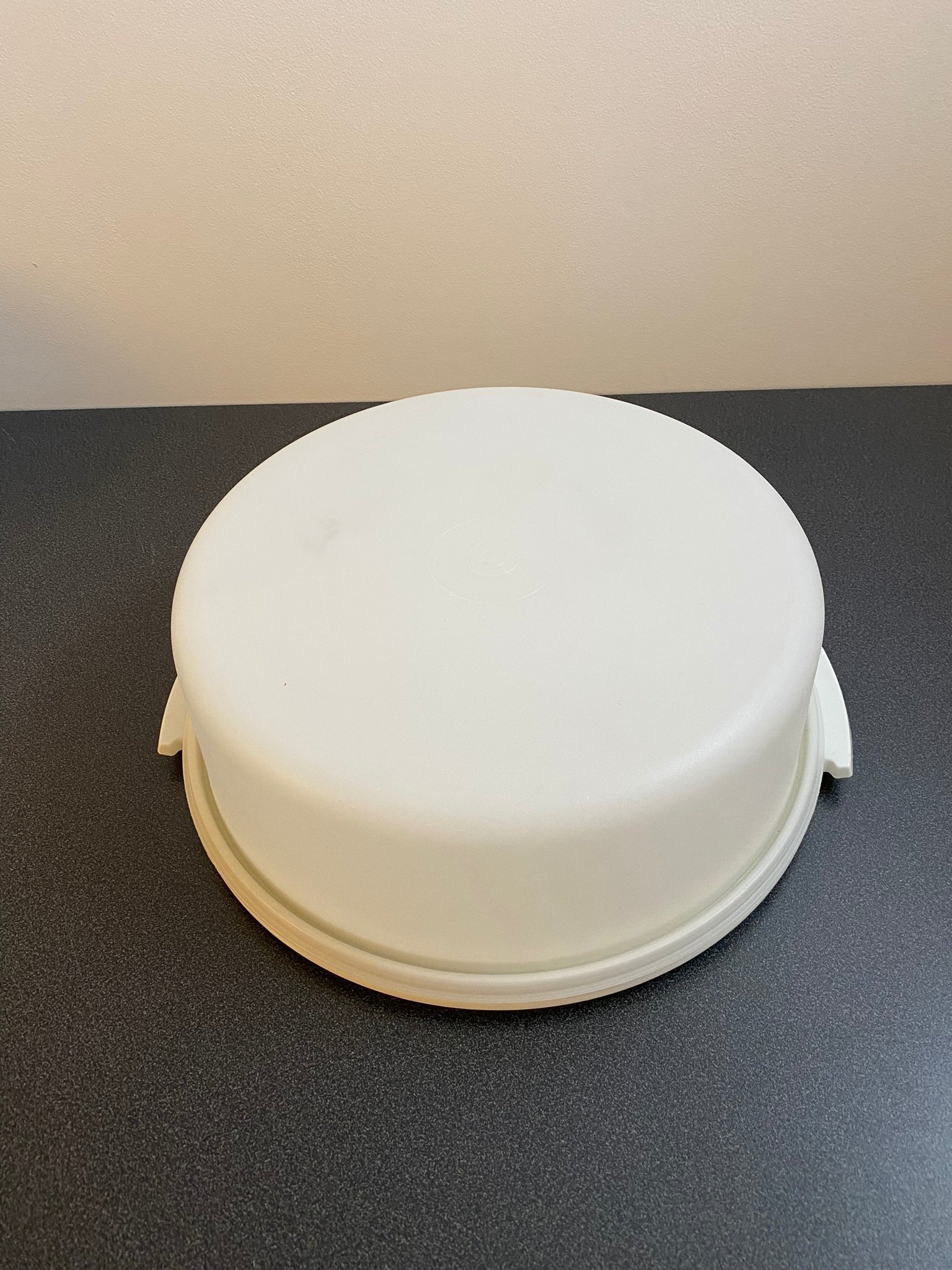 Tupperware Tårtbox, Tårtfat med lock. Köp på Tradera (599571246)