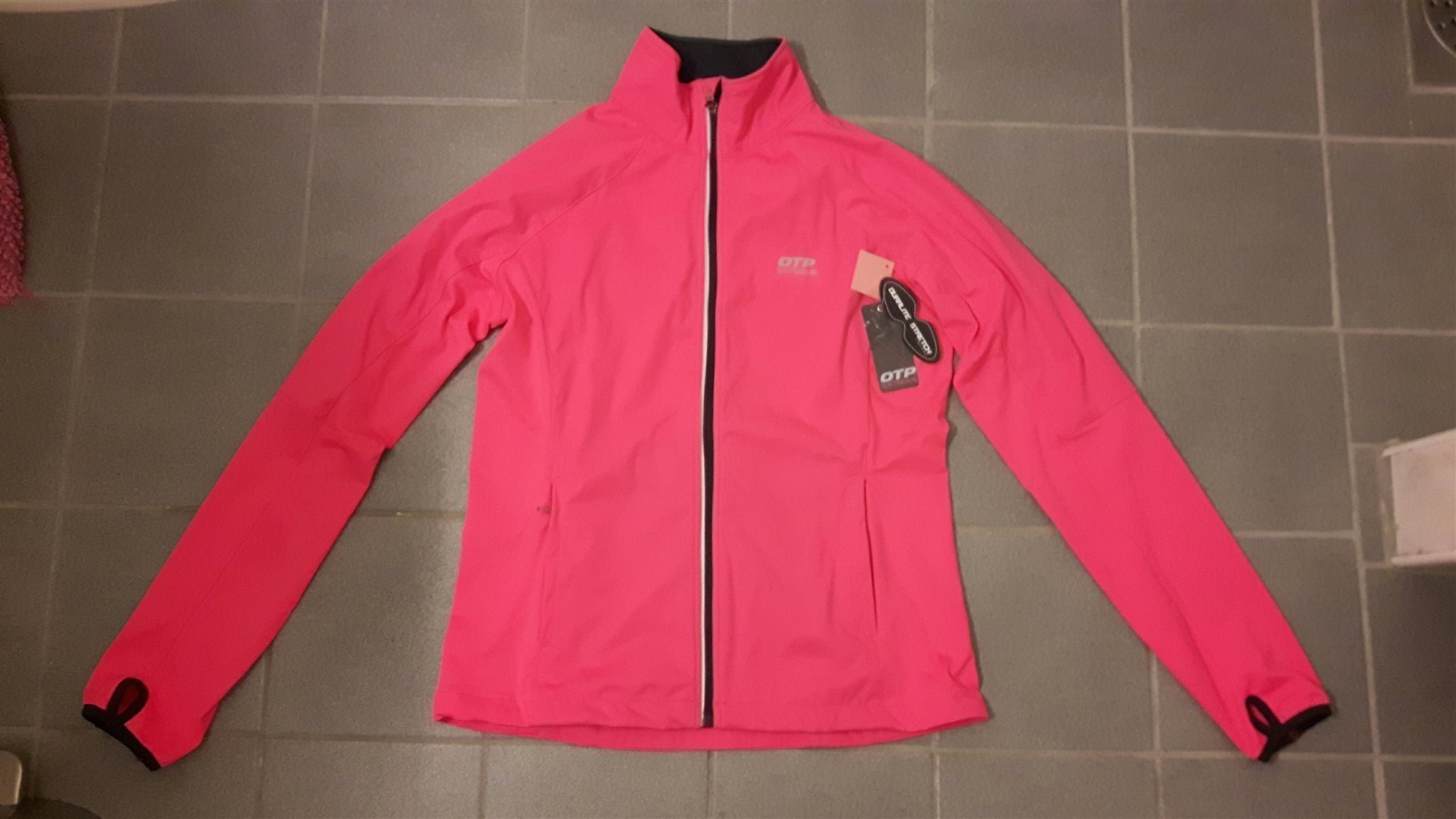 TRÄNINGS JACKA STRETCH KLARROSA NY STRL 4042 (350389932) </div>
</div>
</div>
<div class=