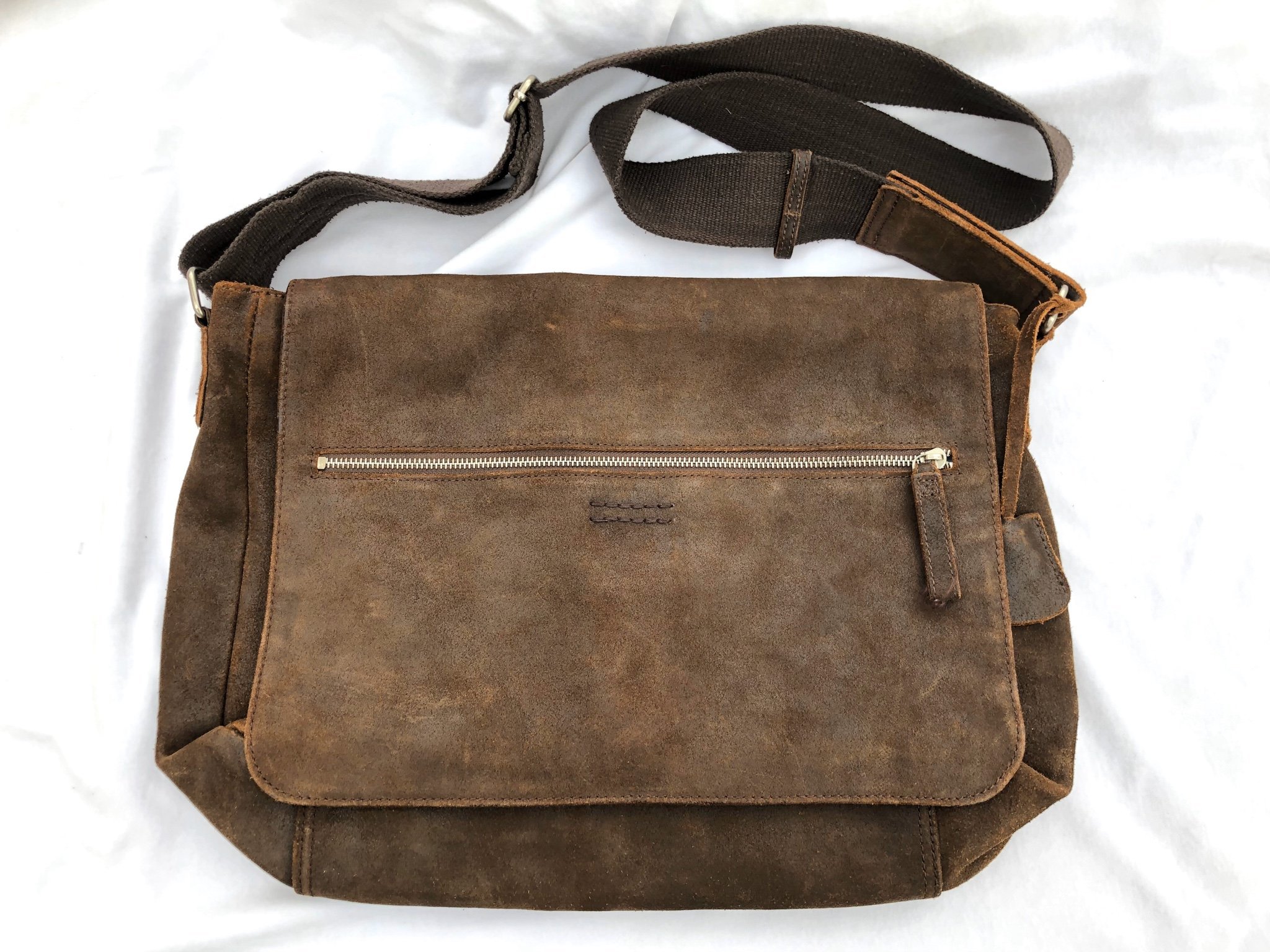 LEONARD HEYDEN MESSENGER BAG I BRUNT MOCKASKINN LEONARD HEYDEN MESSENGER BAG I BRUNT MOCKASKINN