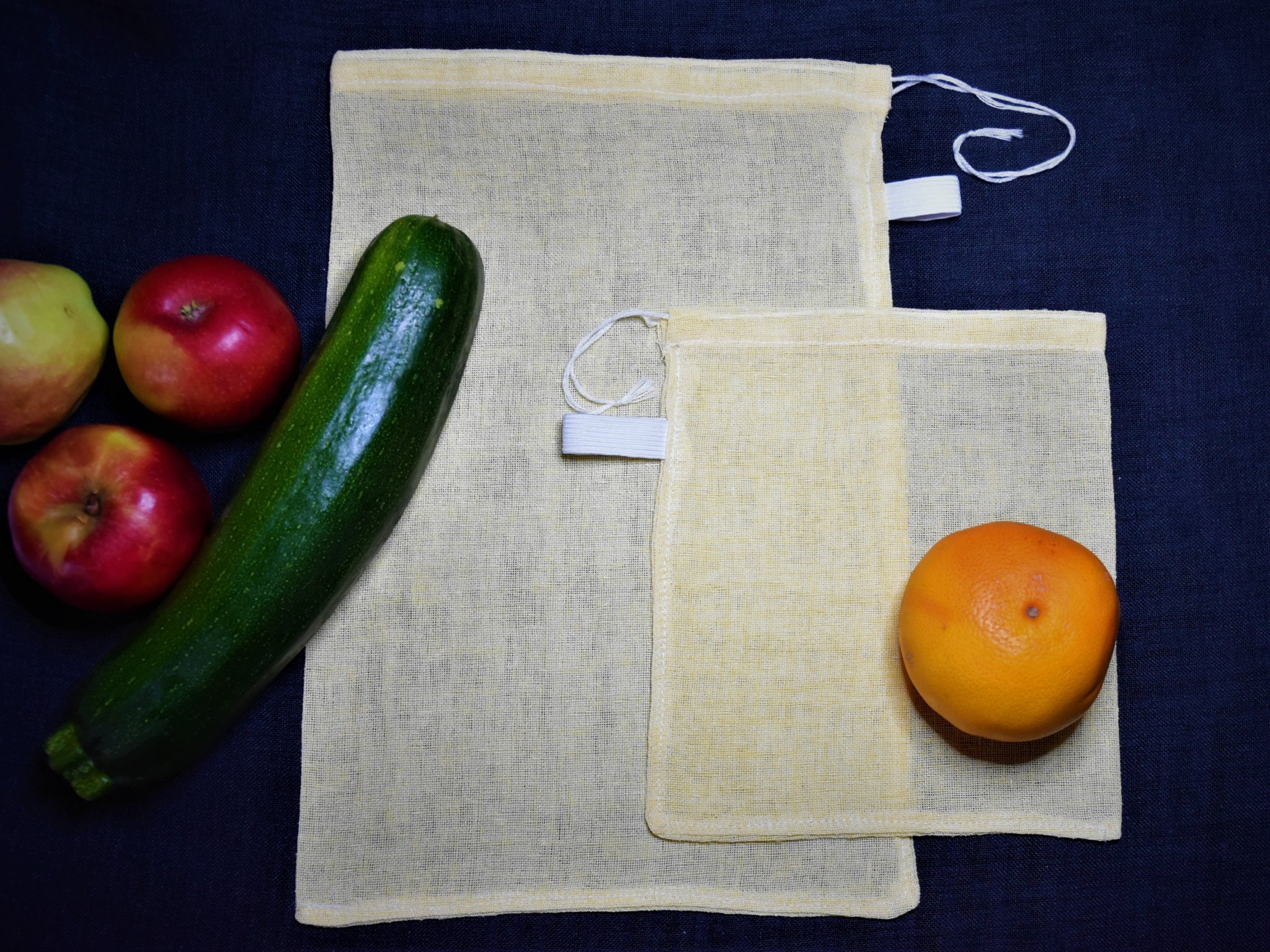 2 påsar för inköp och förvaring av frukt och grönt