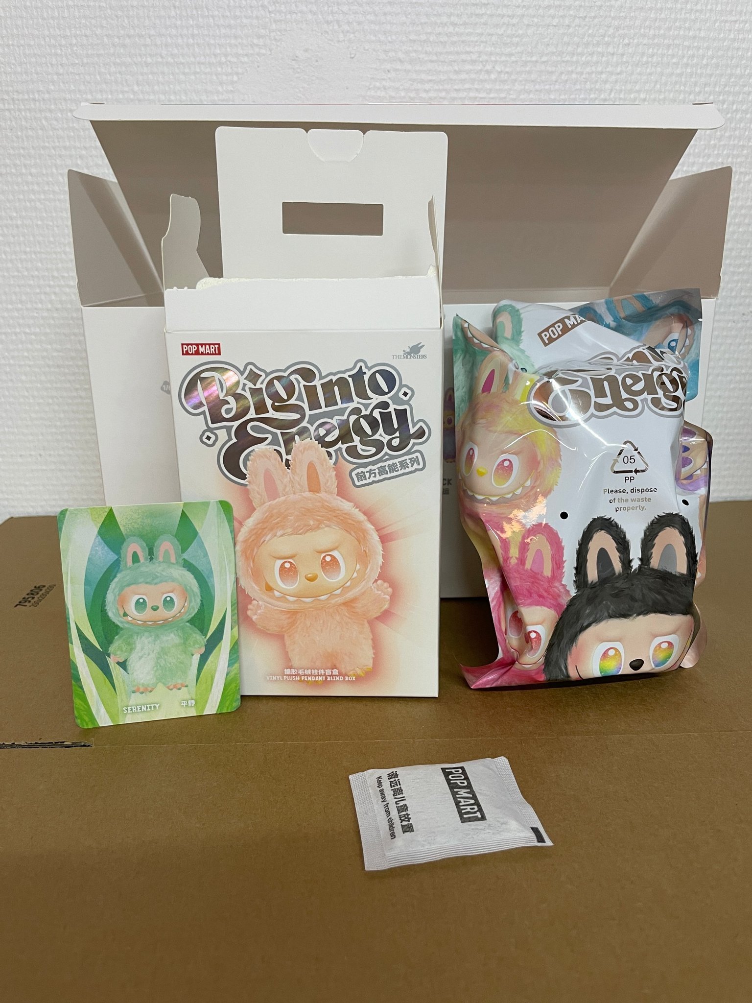 Se produkter som liknar POP MART Labubu The Monsters .. på