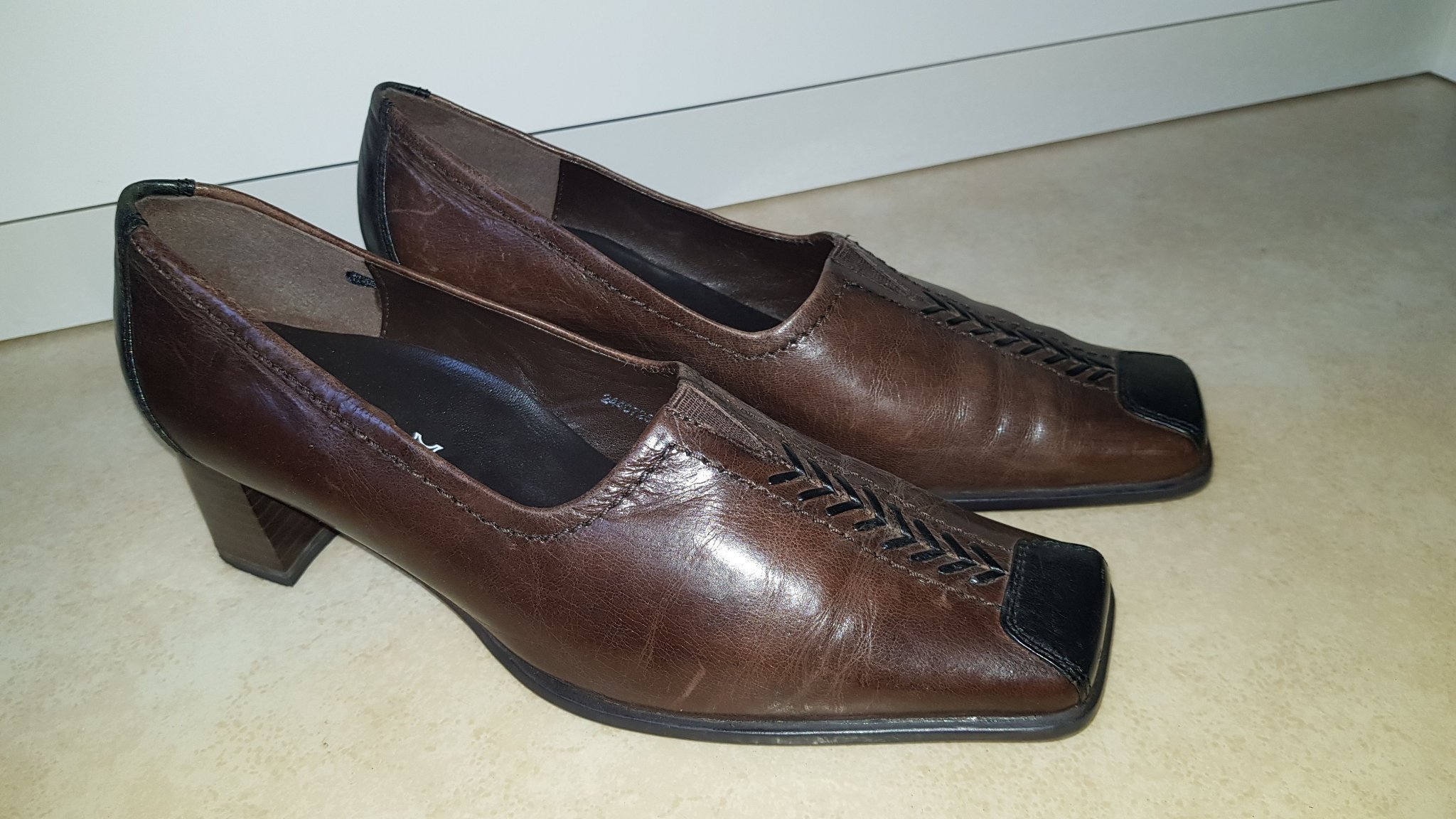 Ett par Eleganta JANA skor str 39 5 12 äkta s.. (397785743 Jana Skor | klingel.se