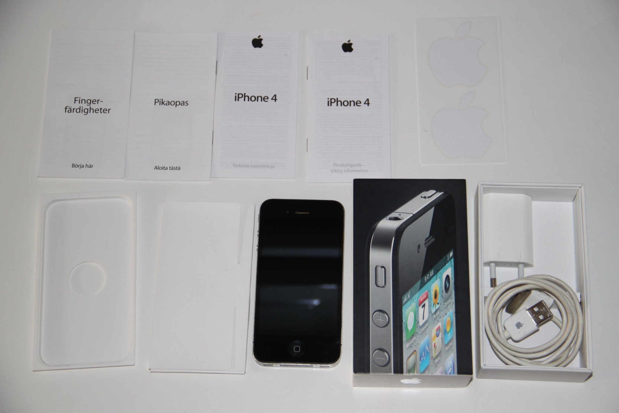 Apple, Mobiltelefon, iphone 4, med laddare, Svart Apple, Mobiltelefon, iphone 4, med laddare, Svart