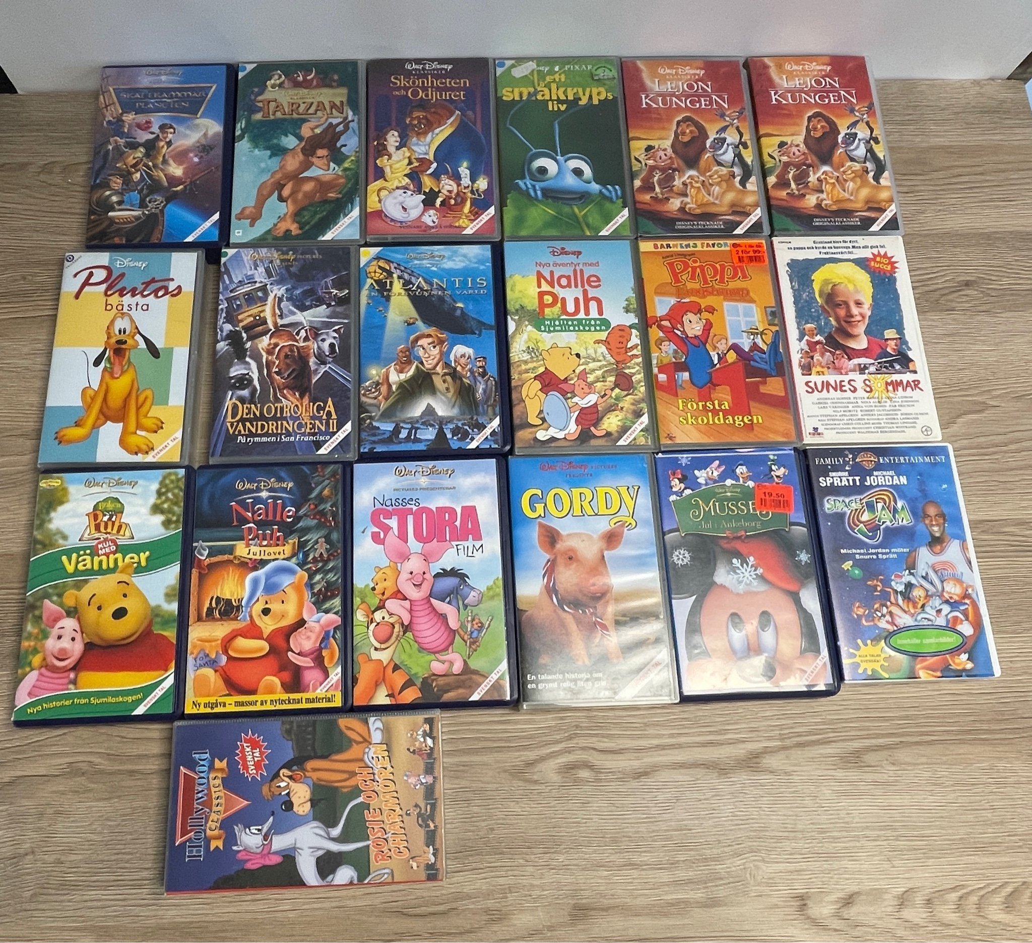 19 barnfilmer VHS, flertalet Walt Disney bl.a. .. Köp på Tradera (635292026)