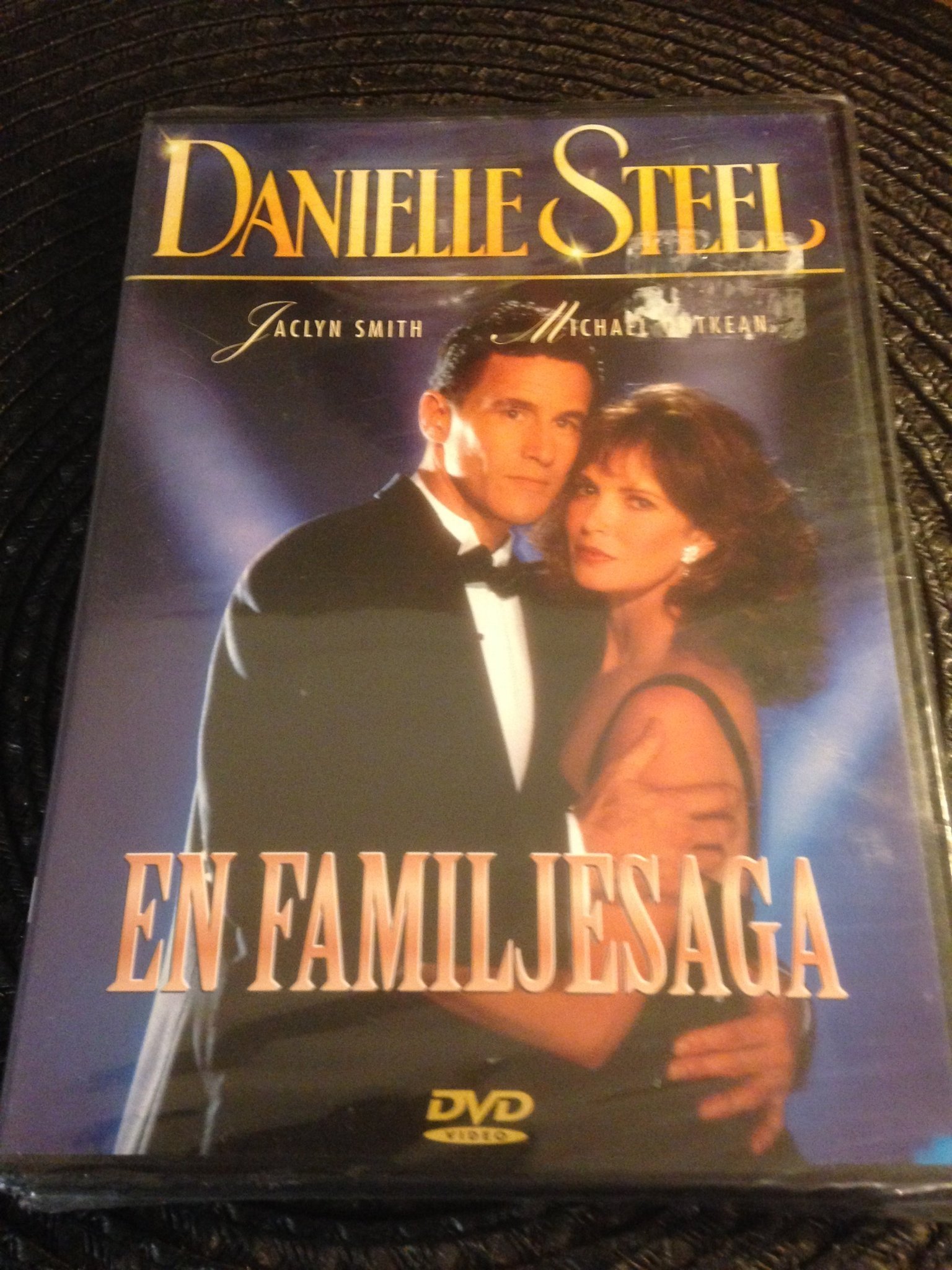 Danielle Steel En Familjesaga DVD . Svensk Text Inplastad / Ny . Utgått .