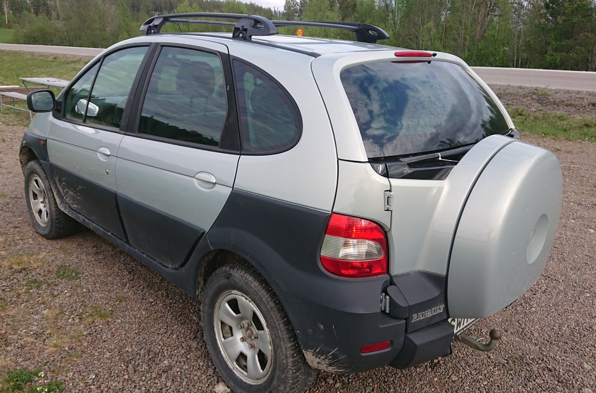 Renault RX4 Jämtlandsbil med hyfsade mil 4WD och sliten koppling. Fina däck.