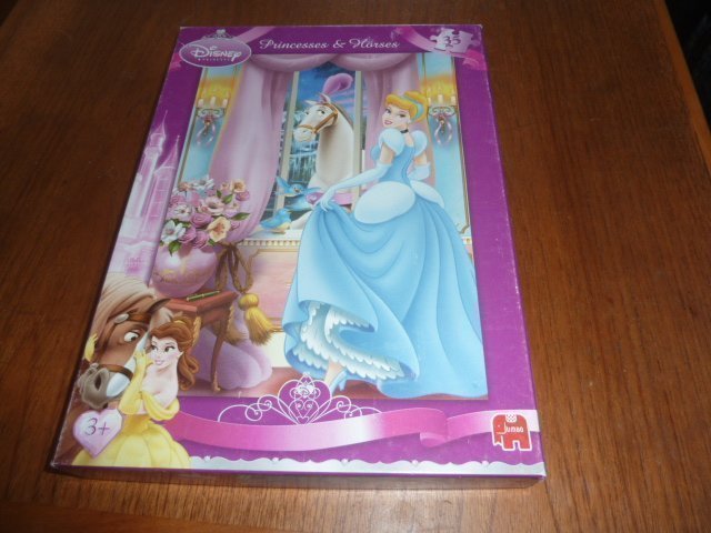 35 bitars pussel , Disney , Princess & horses , Askungen