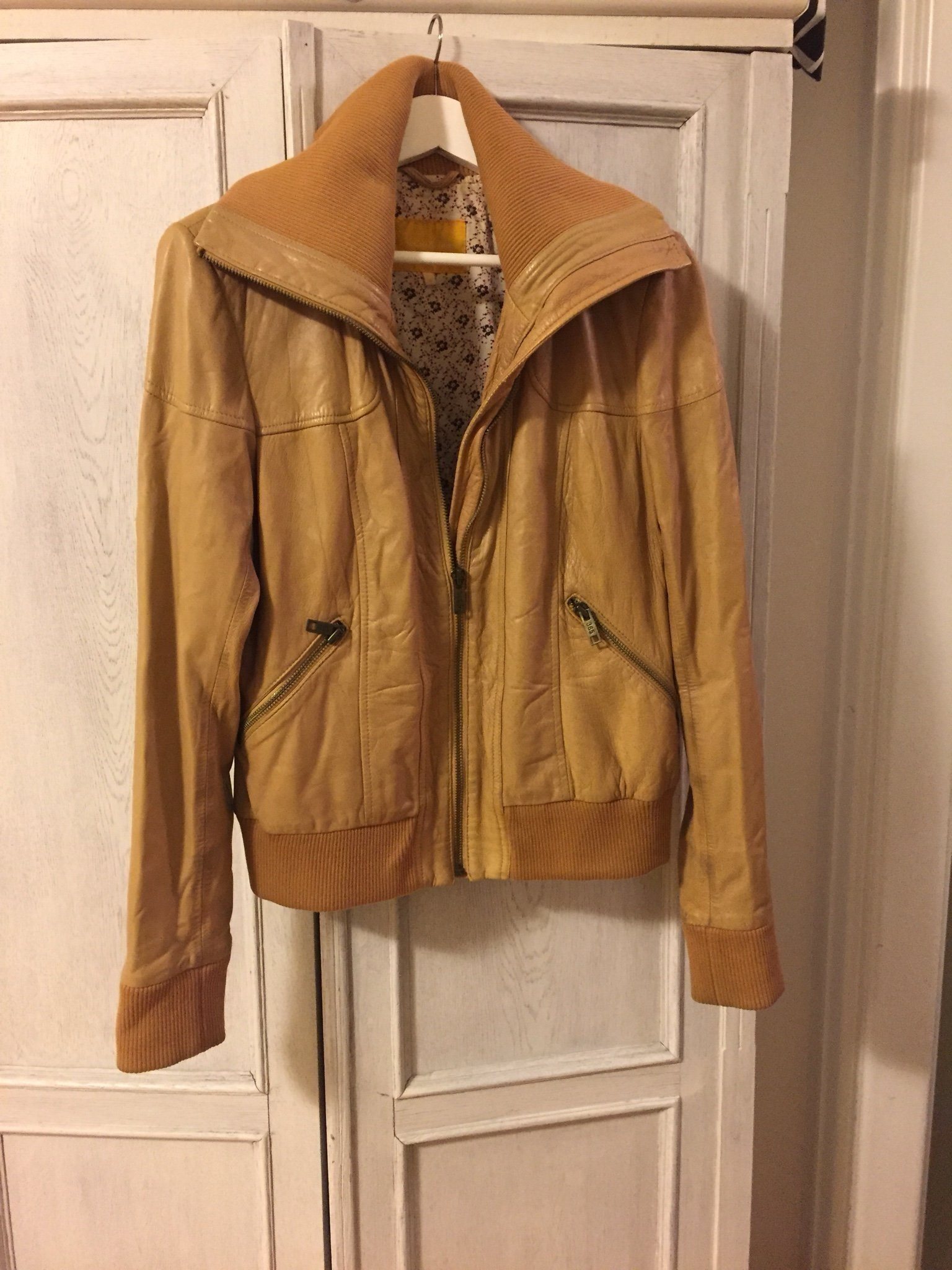 Mjuk och skön Läderjacka size 40 ifrån MQ (344695007) ᐈ Köp Mjuk och skön Läderjacka size 40 ifrån MQ (344695007) ᐈ Köp