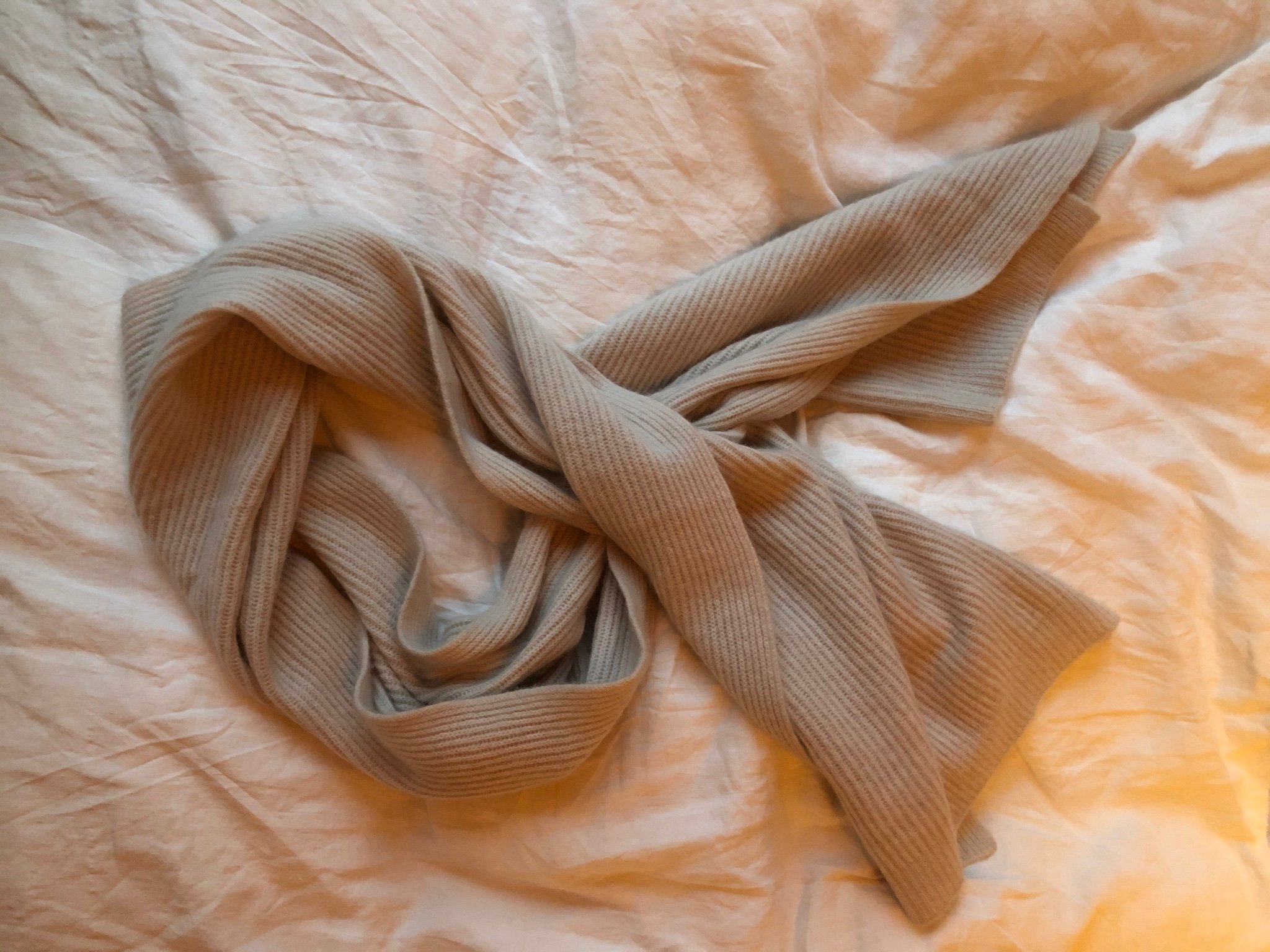 Helt ny halsduk från Lindex 100% cashmere kashmir nypris 699 kr Helt ny halsduk från Lindex 100% cashmere kashmir nypris 699 kr