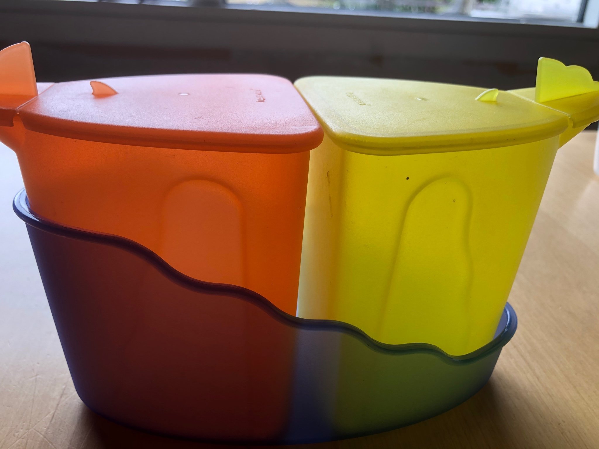 Behåller för mjölk och socker Tupperware nyskick