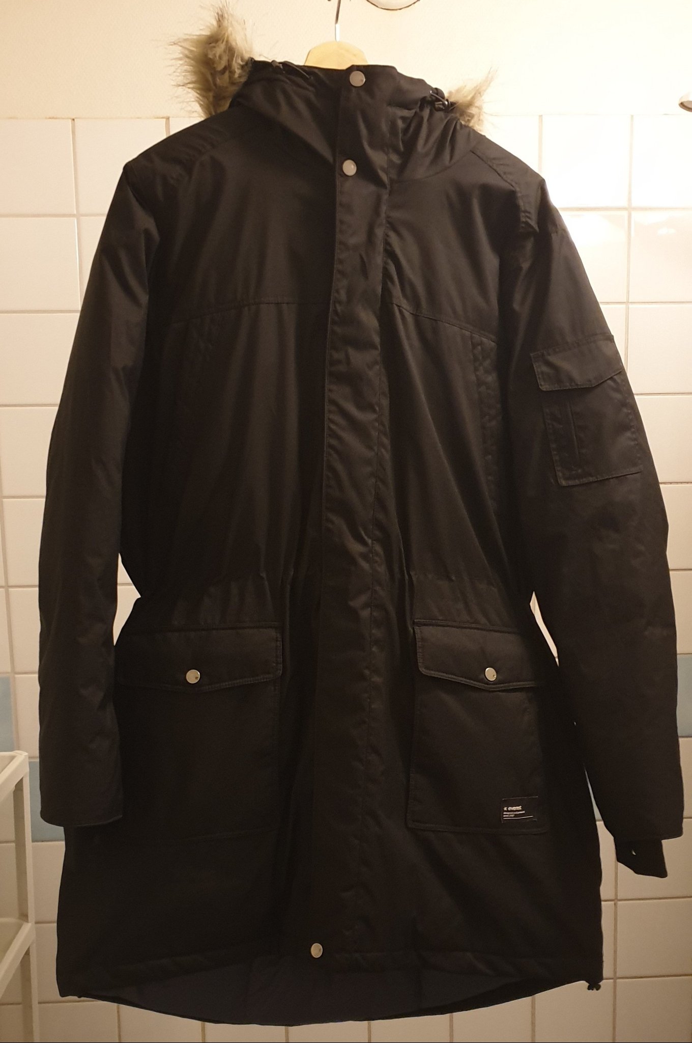 Använd en vinter!! Vinter jacka till dam från E.. (420997948 Använd en vinter!! Vinter jacka till dam från E.. (420997948