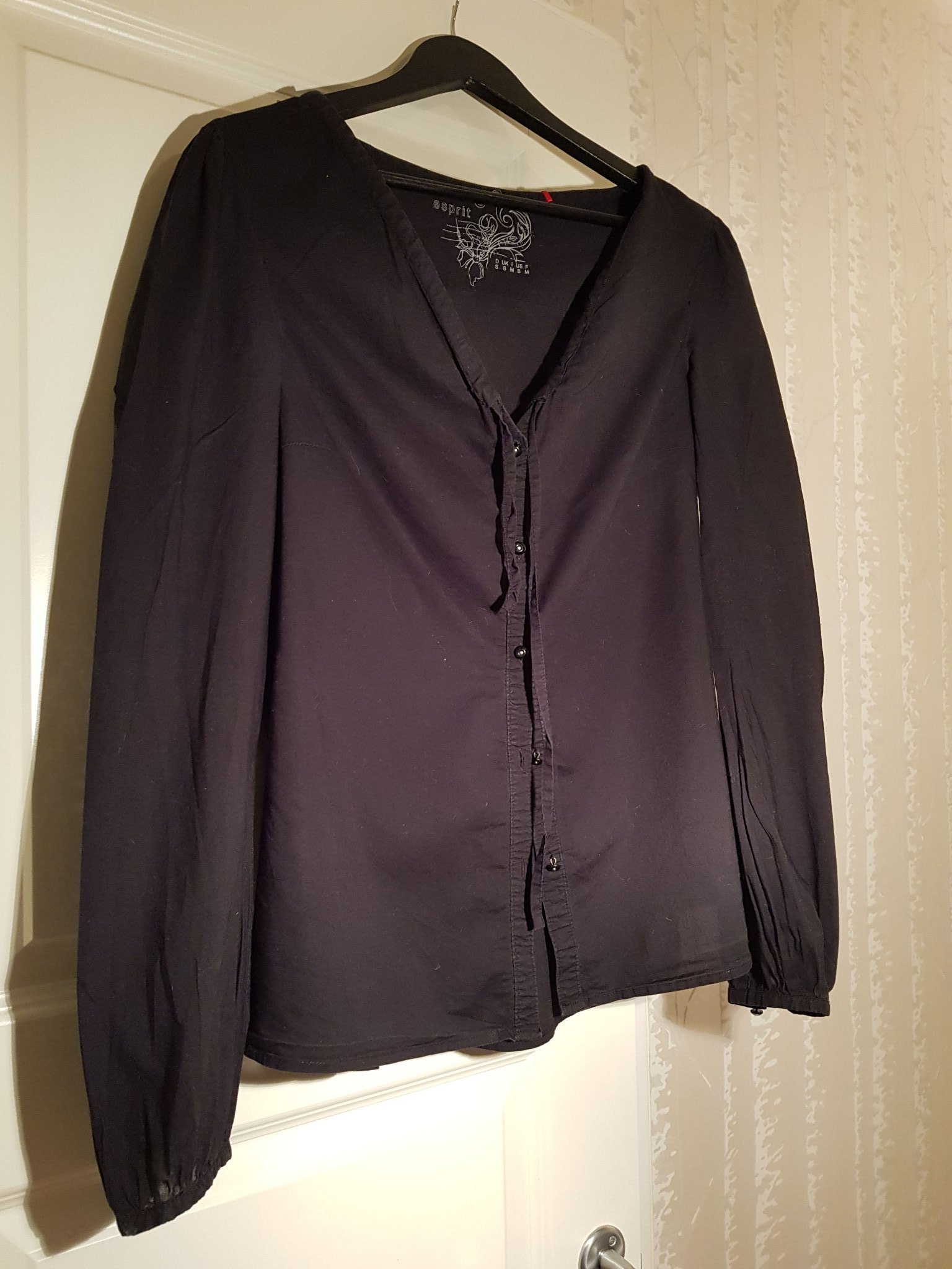 Söt blus från Esprit, S (381711841) ᐈ Köp på Tradera Söt blus från Esprit, S (381711841) ᐈ Köp på Tradera