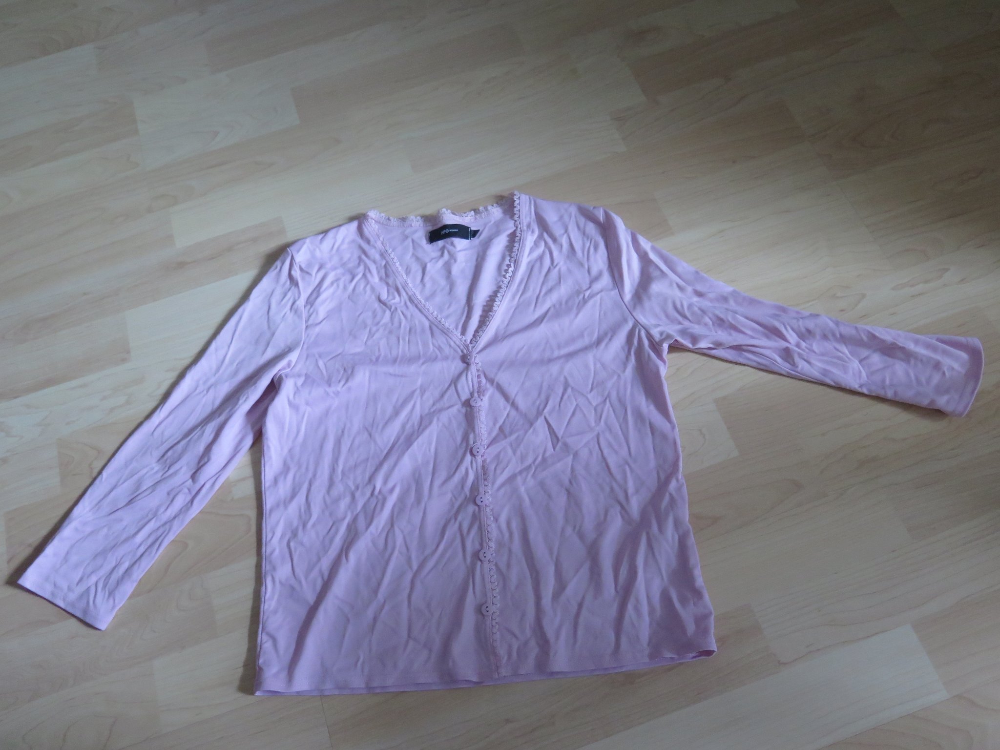 Kofta rosa v-ringad tröja med knappar. .st Medium st 38
