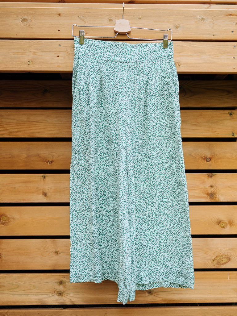 carin wester capri culotte byxa gröna stl 36 (passar mig som 38 med)