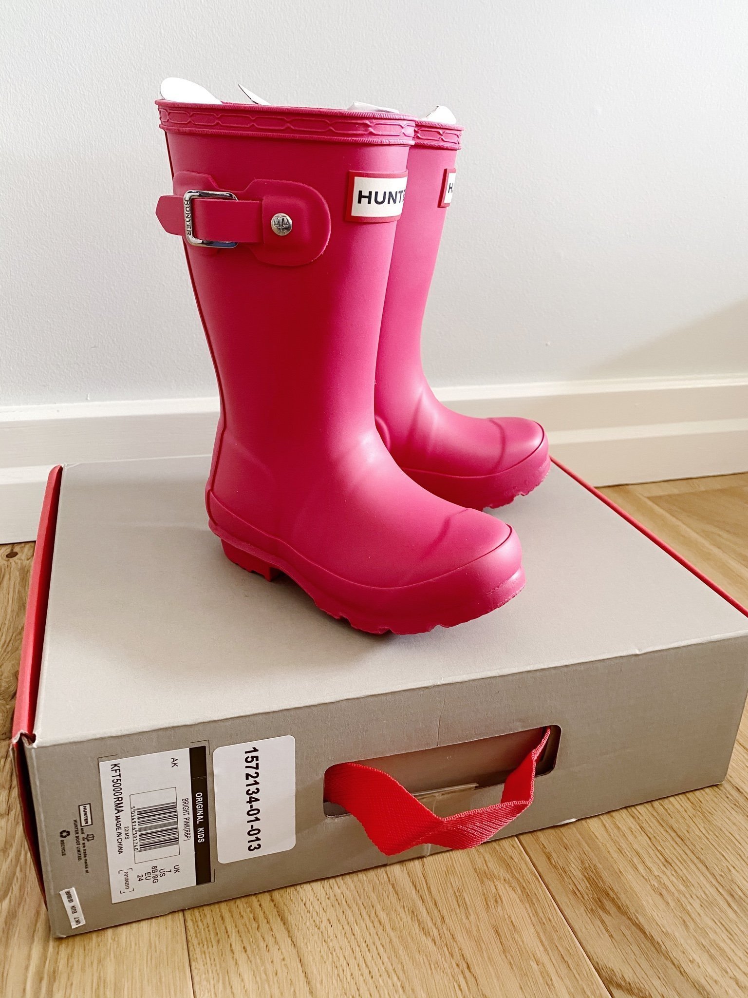Hunter stövlar i ”bright pink”, storlek 24. NYA! (397340801 Hunter stövlar i ”bright pink”, storlek 24. NYA! (397340801