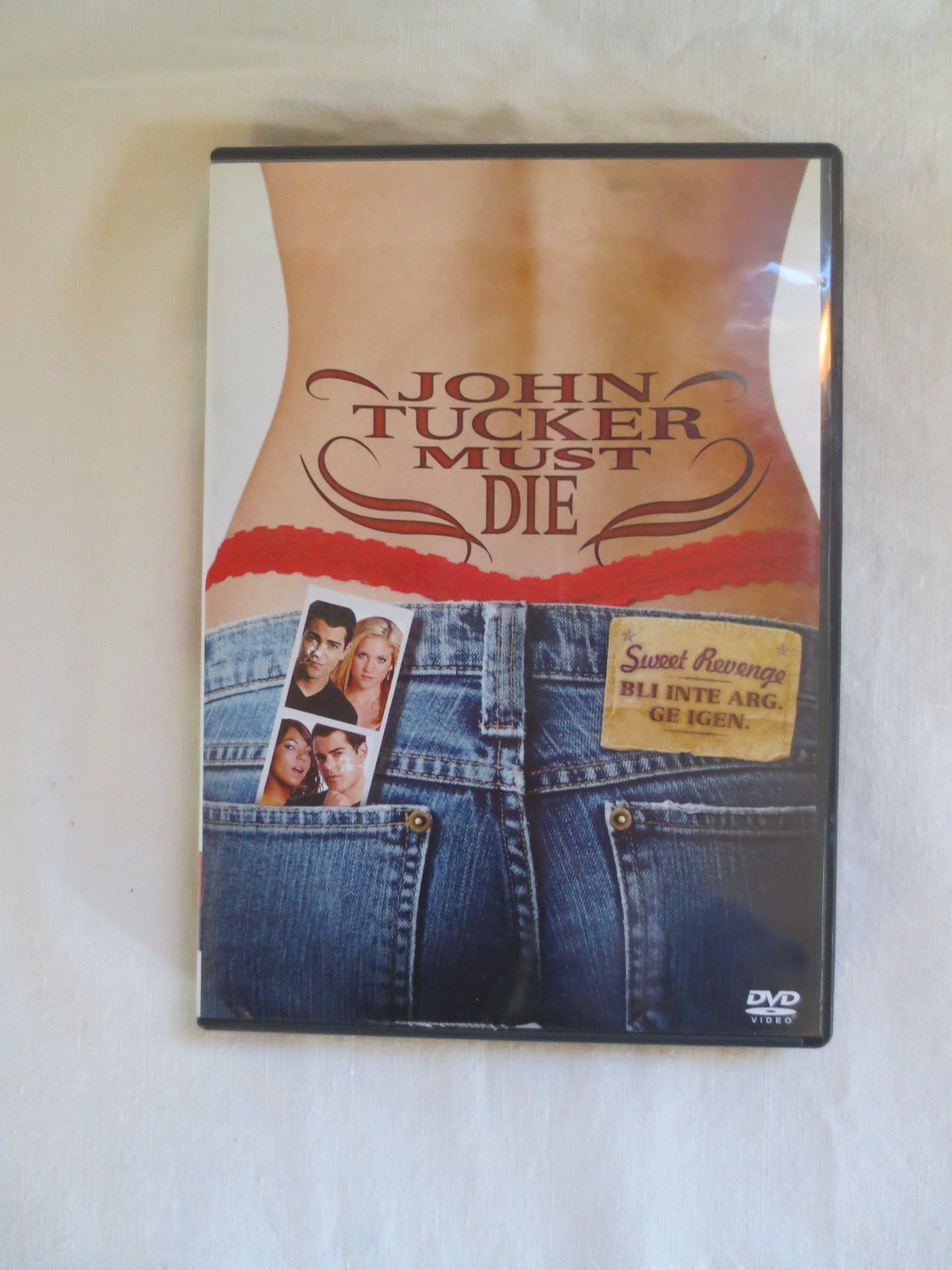 JOHN TUCKER MUST DIE. DVD-film. Komedi. Svensk text.