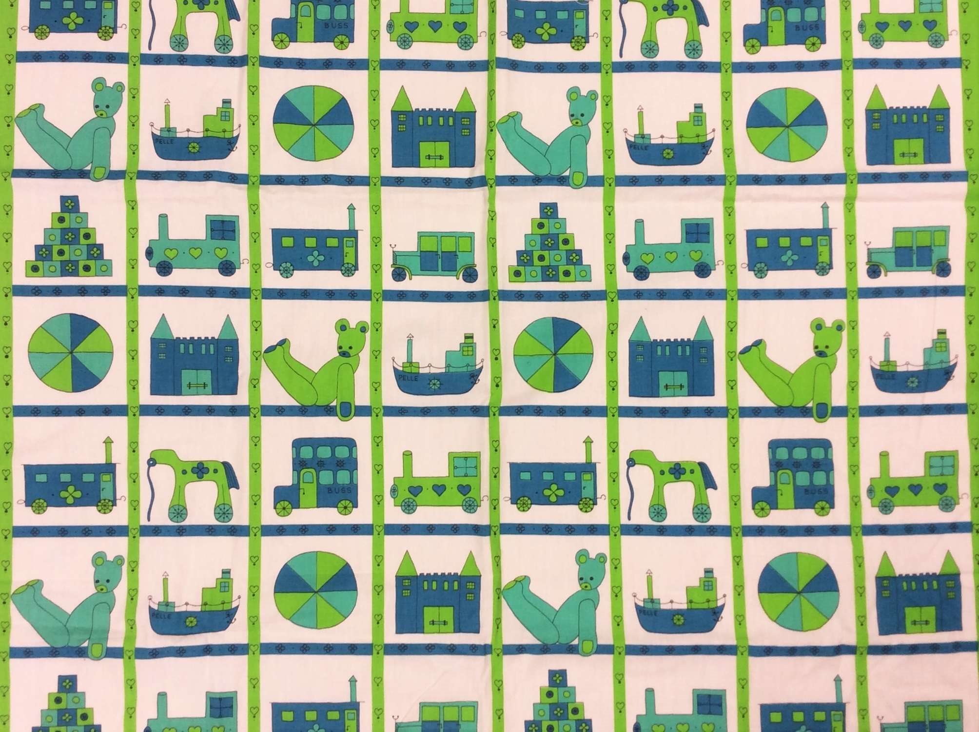 Vintage tyg/draperi/gardin/textil till barn rum/sy kläder retro på