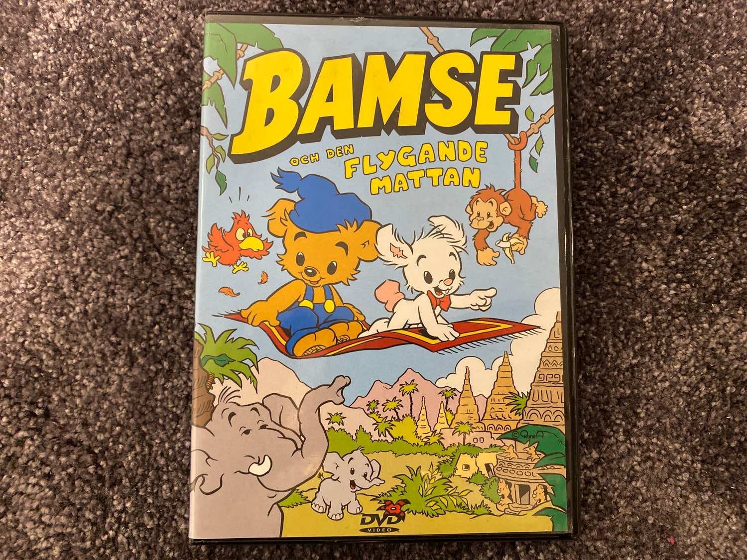 Bamse Och Den Flygande Matta K p Fr n Levaloppan nu P Tradera bamse-och-den-flygande-matta-k-p-fr-n-levaloppan-nu-p-tradera