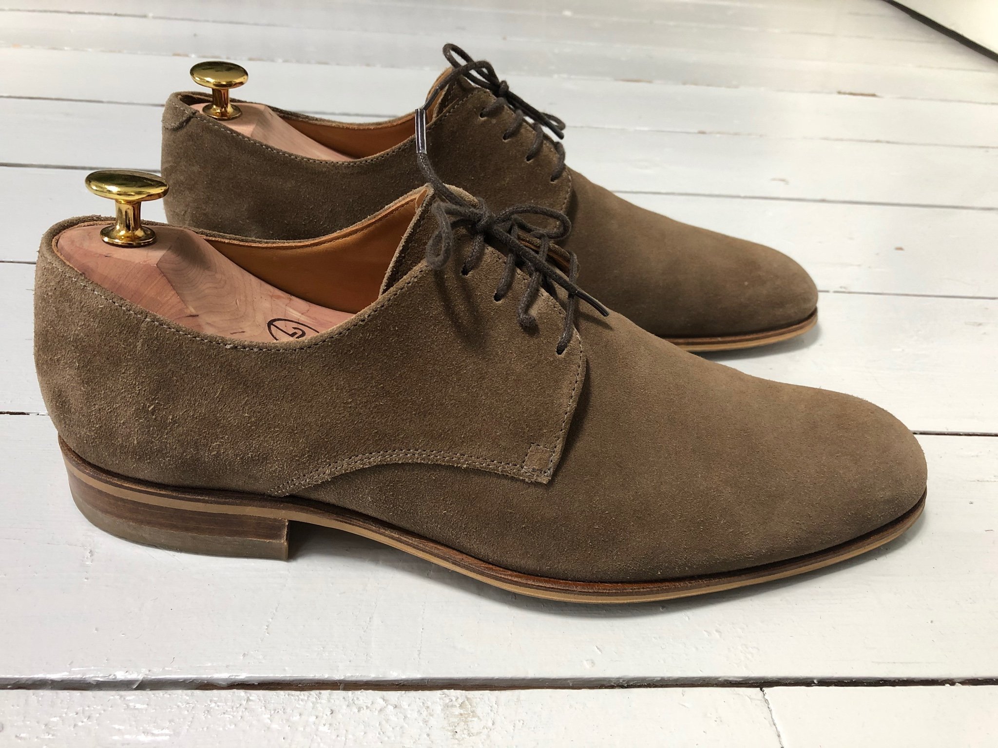 Rizzo, lågsko / sko i beige mocka, storlek herr 42 i fint skick!