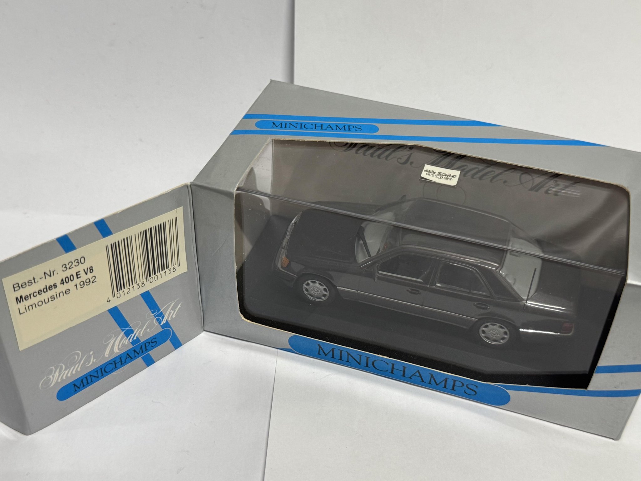 MINICHAMPS Mercedes 400 E V8 1992 MINICHAMPS Mercedes 400 E V8
