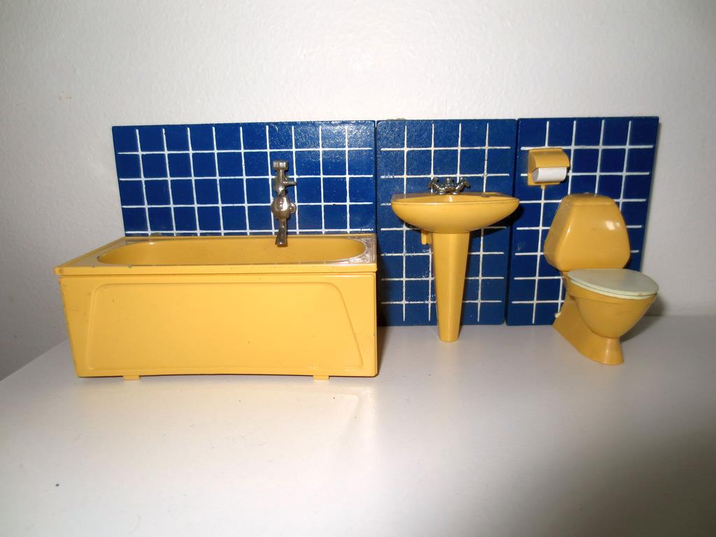 Lundby badrum, 3 delar, 60 tal på tradera.com lundbyskalan ...
