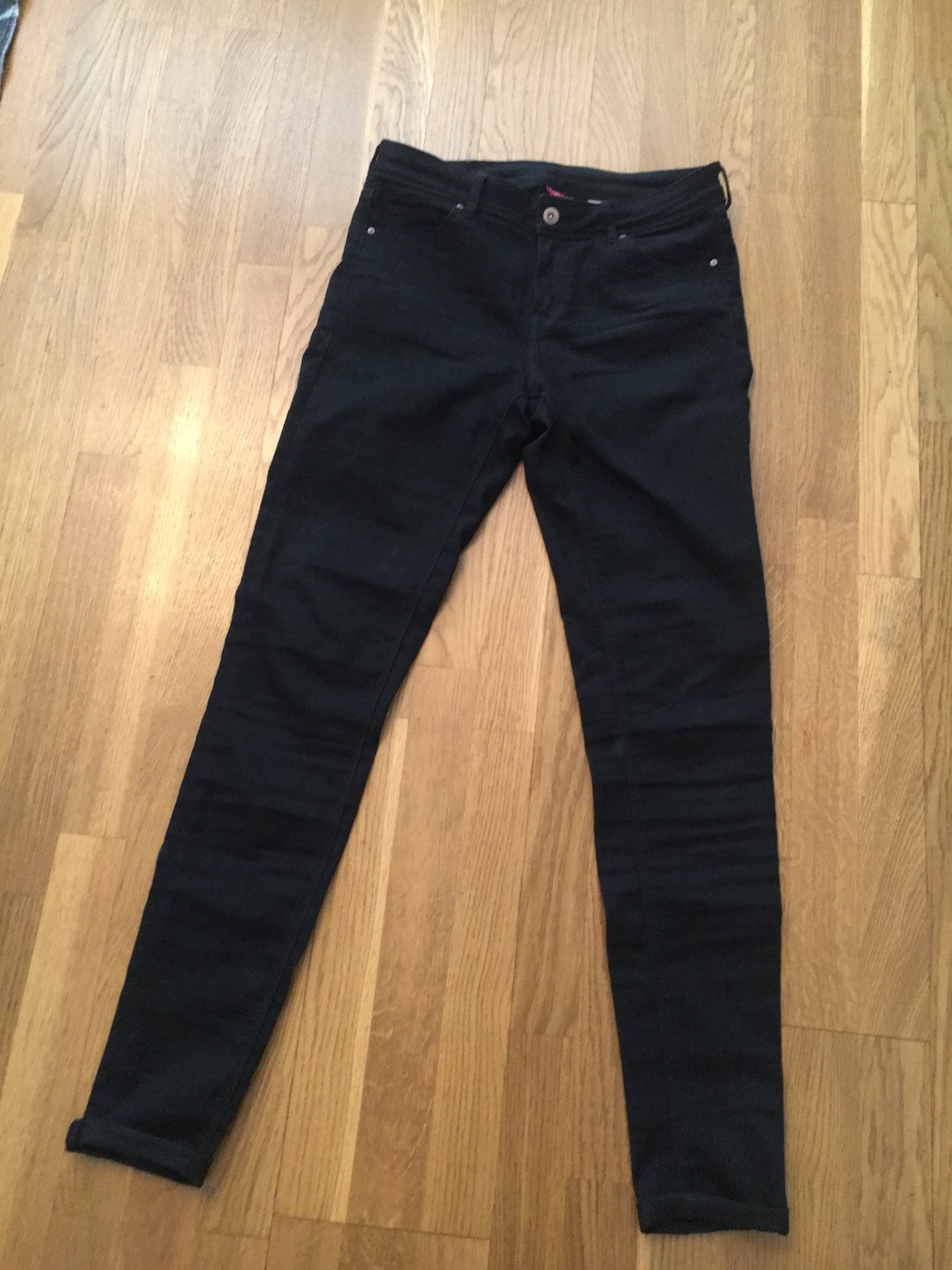 stretchiga svarta jeans stretchiga svarta jeans