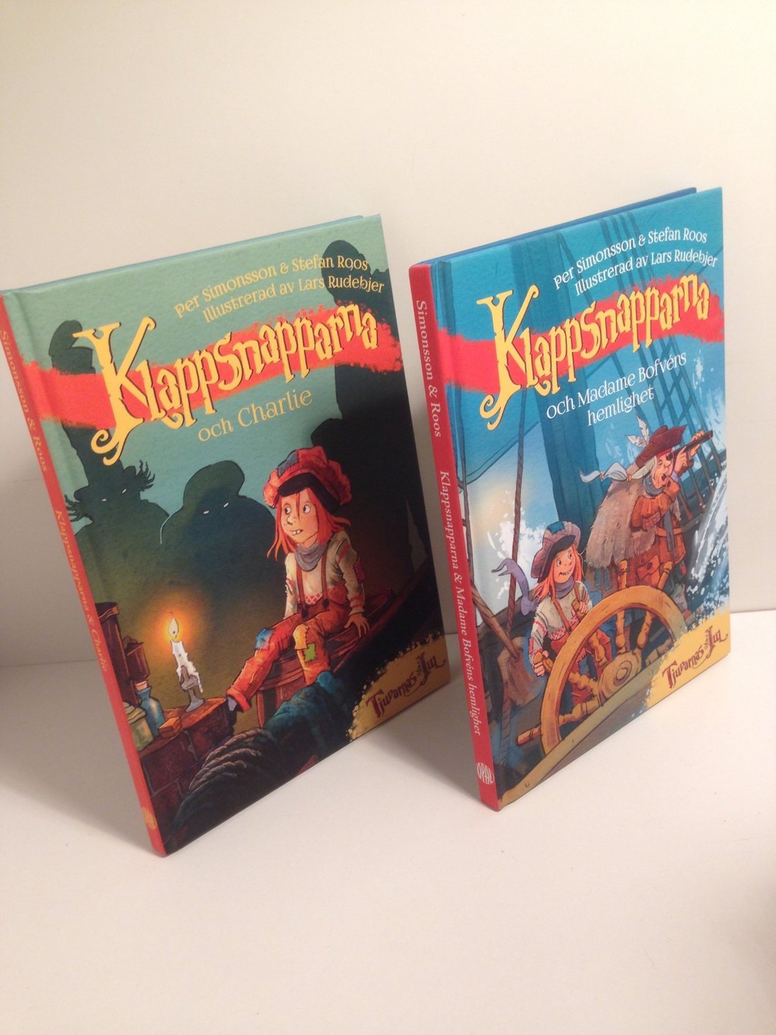 tjuvarnas jul del 1 Tjuvarnas jul del 1 2 av Stefan Roos & Per Simo.. (366897924) ᐈ 