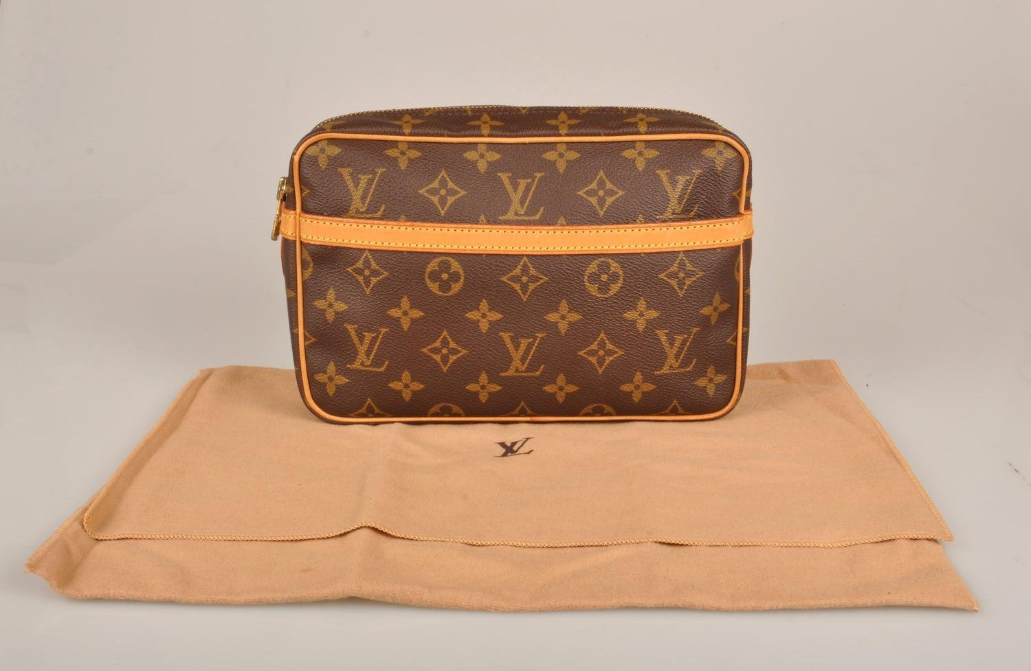 LOUIS VUITTON COMPIEGNE 24 SMINKVÄSKA MAKE UP NECESSÄR MONOGRAM CANVAS VINTAGE
