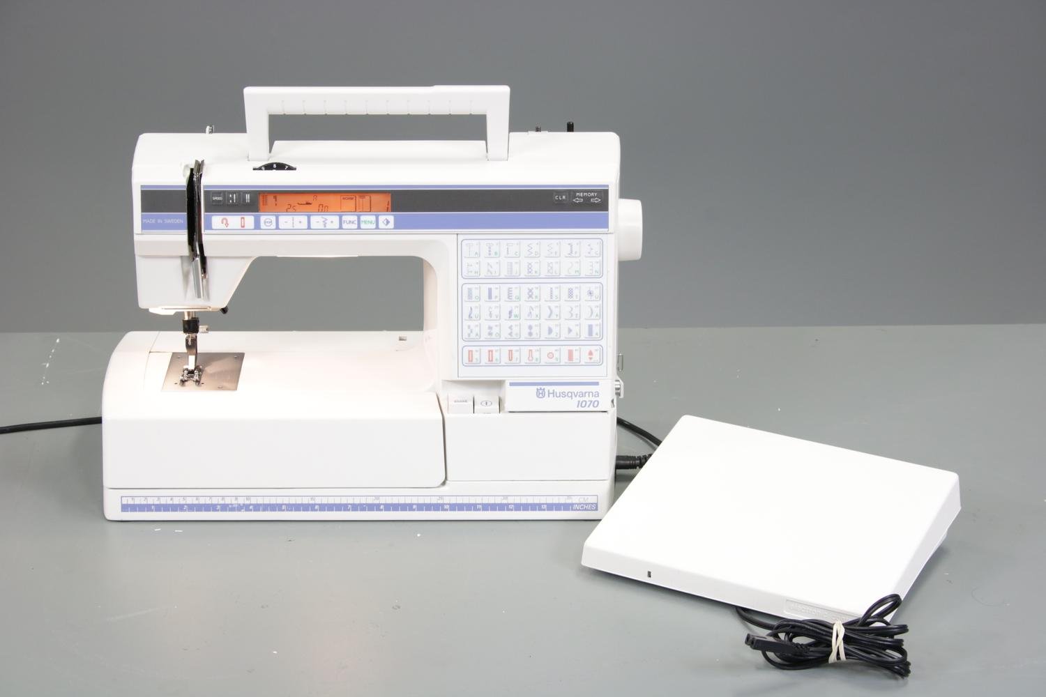 Husqvarna 1070 Sewing Machine Köp från Massiartdesign på Tradera