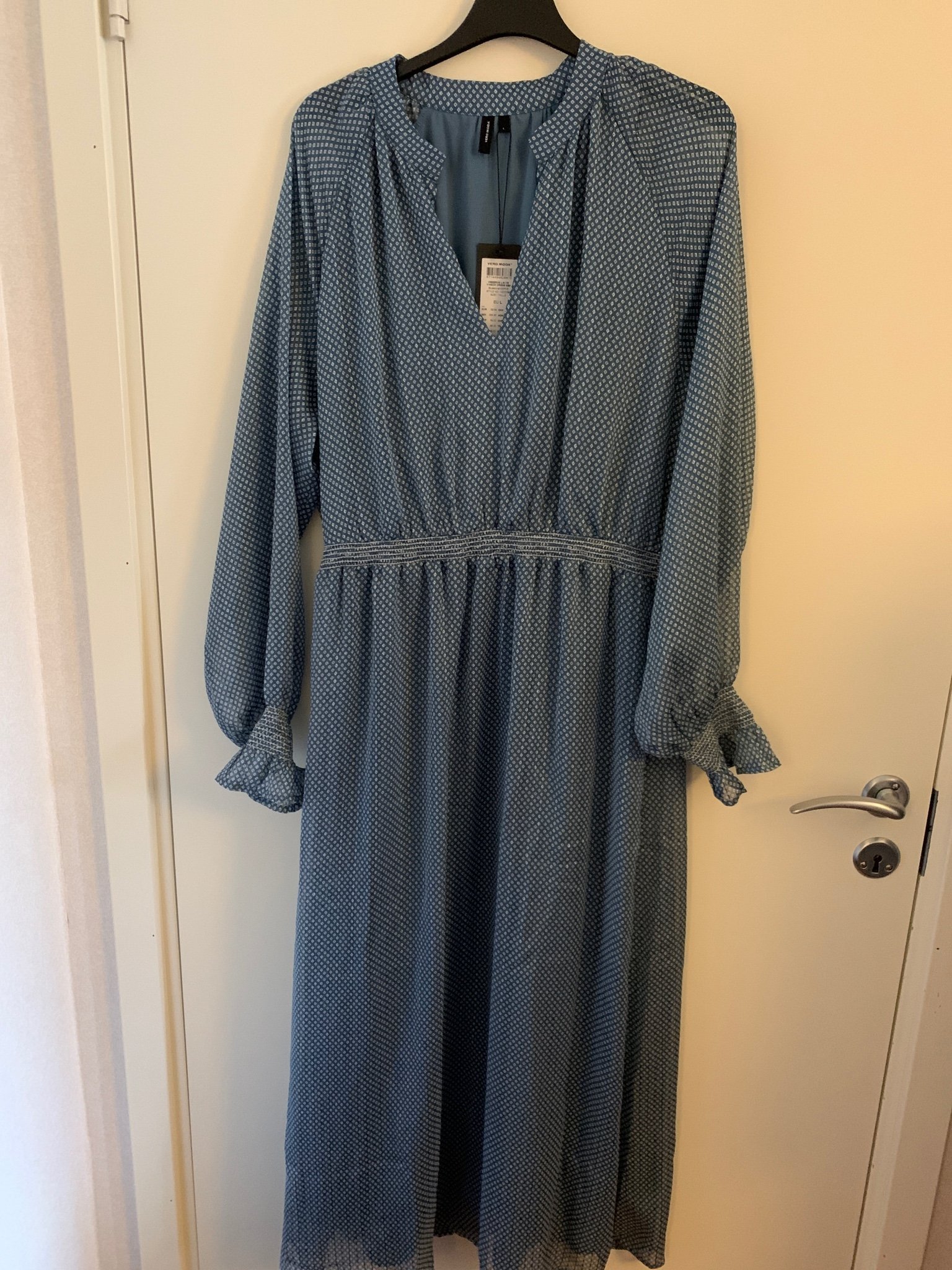 Fin klänning från Vero Moda, storlek L