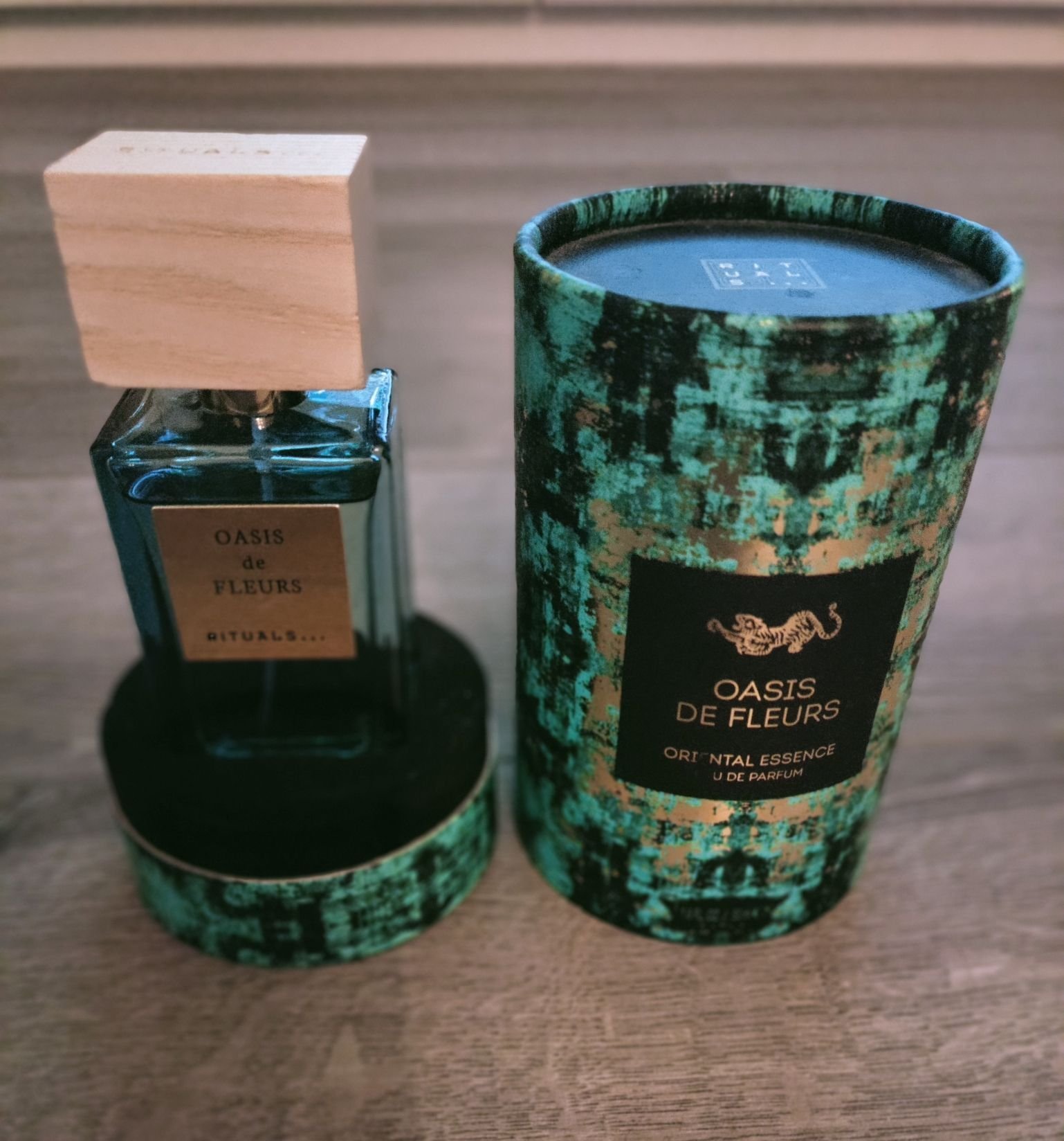 Oasis de fleurs eau de parfum sale
