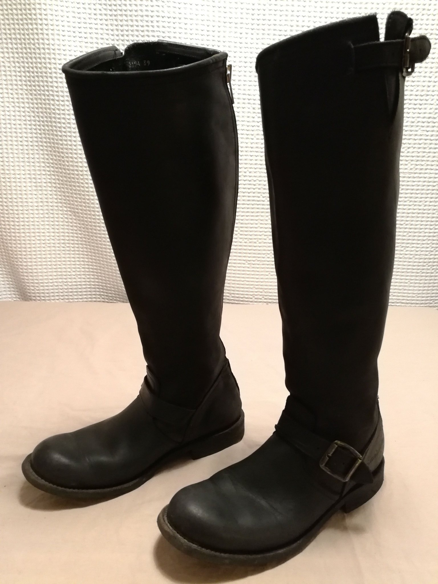 Svart skinn stövlar Primeboots i str 39 Svart skinn stövlar Primeboots i str 39