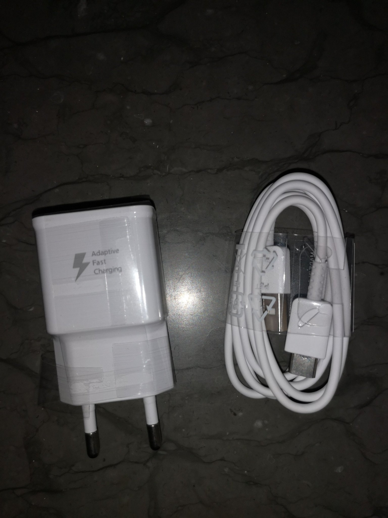 Samsung snabb laddare S10 , S10+ , S10E, S9, S9+, S8, S8+, Galaxy Note, Vit färg Samsung snabb laddare S10 , S10+ , S10E, S9, S9+, S8, S8+, Galaxy Note, Vit färg