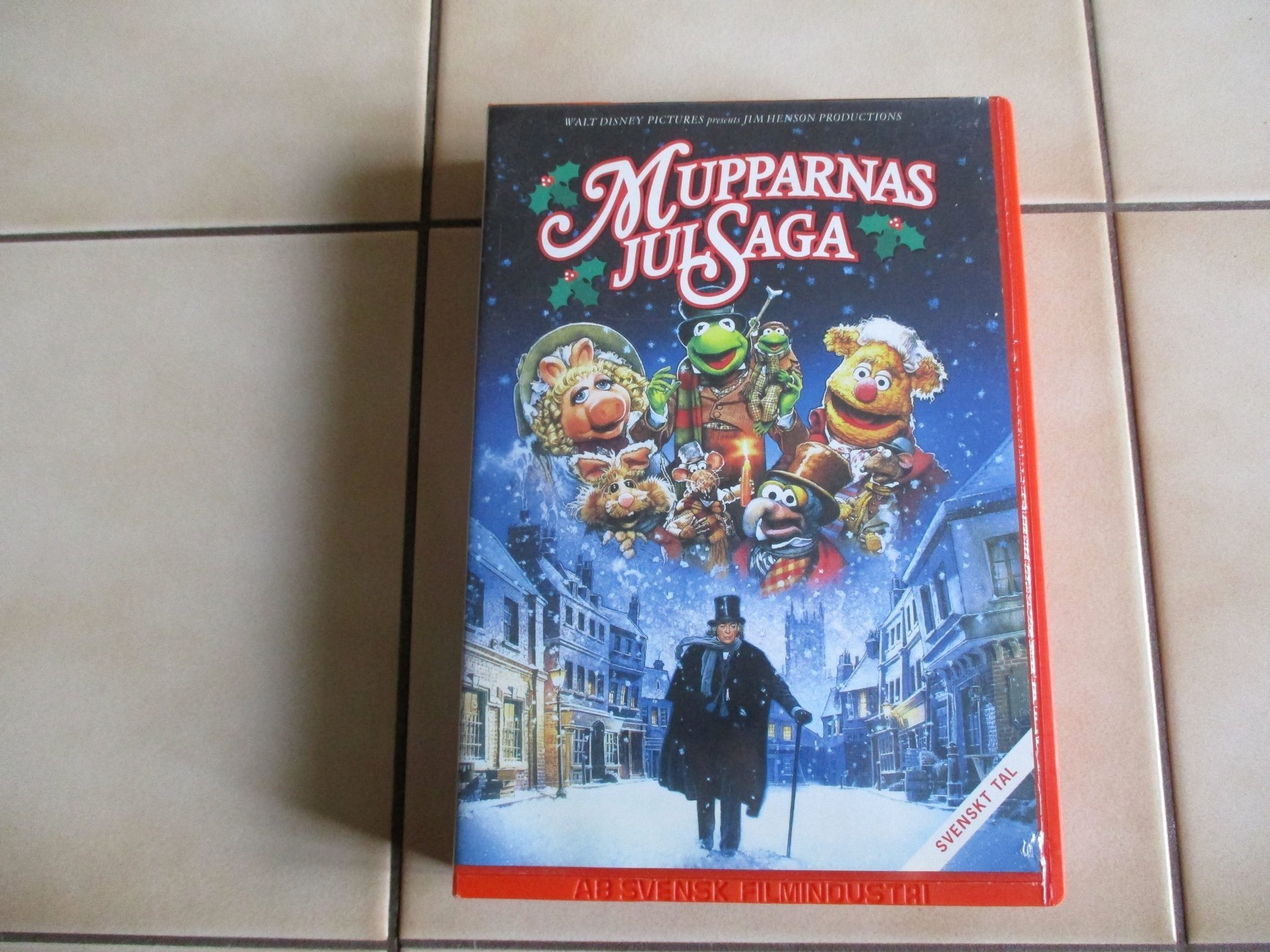 Mupparnas Julsaga. Vhs. Fd Hyrfilm. Svensk text.. Köp på Tradera